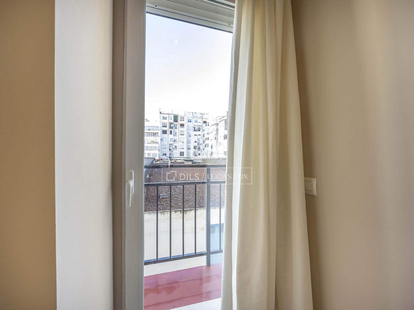 2 bedroom Apartment for rent in Valencia city with garage - € 2,000 (Ref: 4618999)