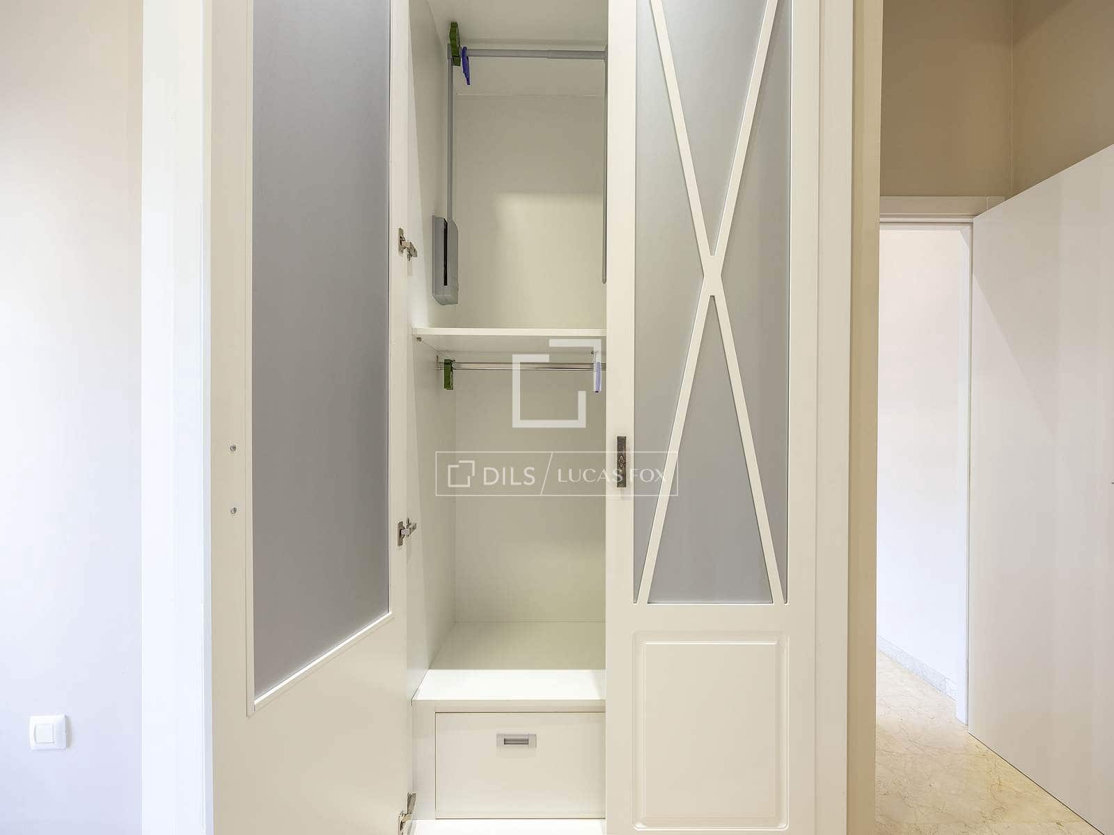 2 bedroom Apartment for rent in Valencia city with garage - € 2,000 (Ref: 4618999)