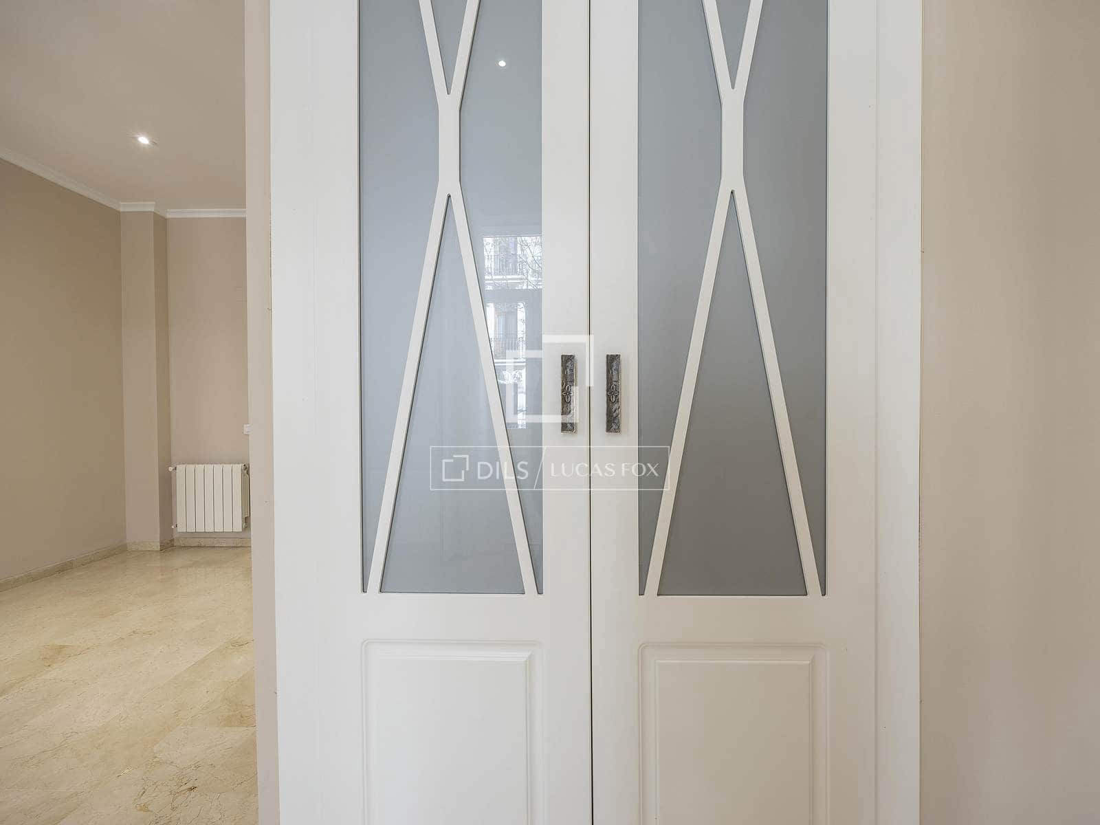 2 bedroom Apartment for rent in Valencia city with garage - € 2,000 (Ref: 4618999)