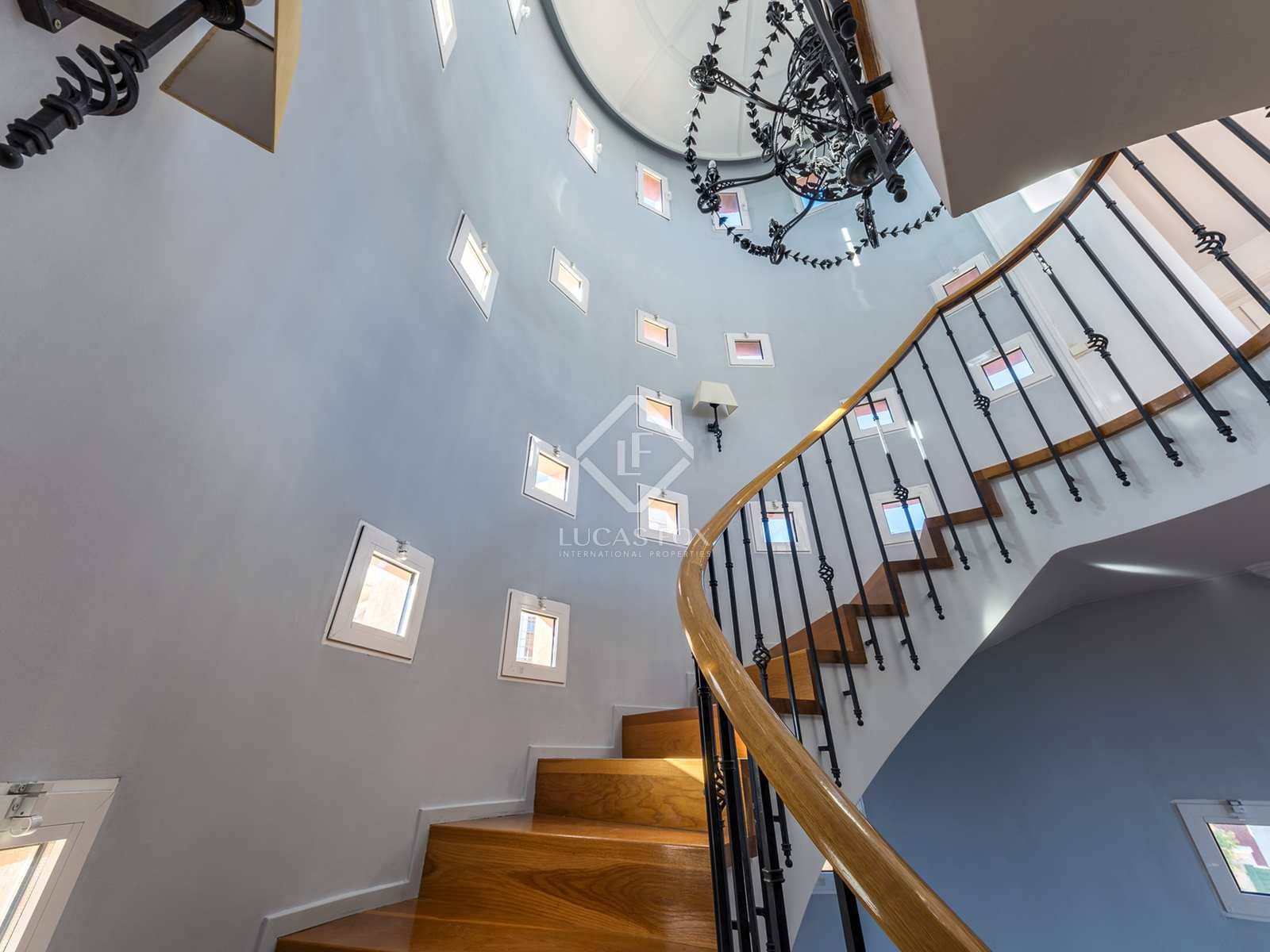 7 slaapkamer Villa te koop in Alicante stad met garage - € 4.000.000 (Ref: 4639242)