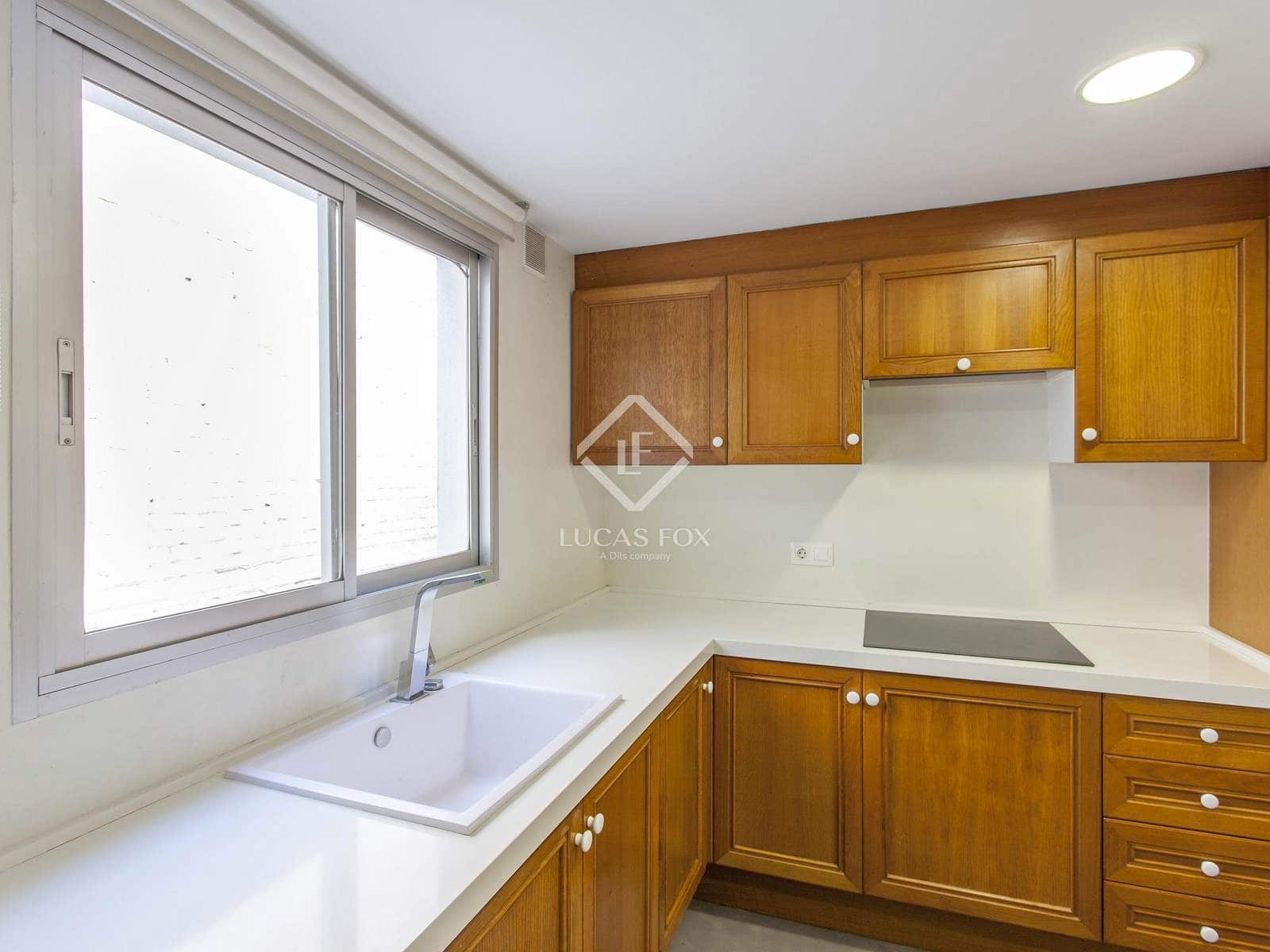 2 bedroom Penthouse for rent in Valencia city with garage - € 2,300 (Ref: 4671282)