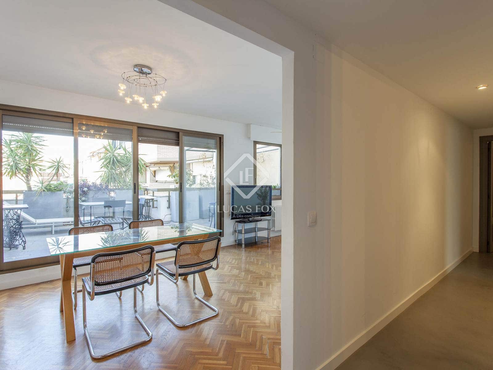 2 bedroom Penthouse for rent in Valencia city with garage - € 2,300 (Ref: 4671282)