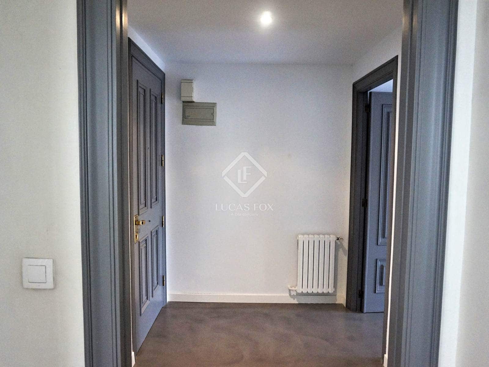 2 bedroom Penthouse for rent in Valencia city with garage - € 2,300 (Ref: 4671282)