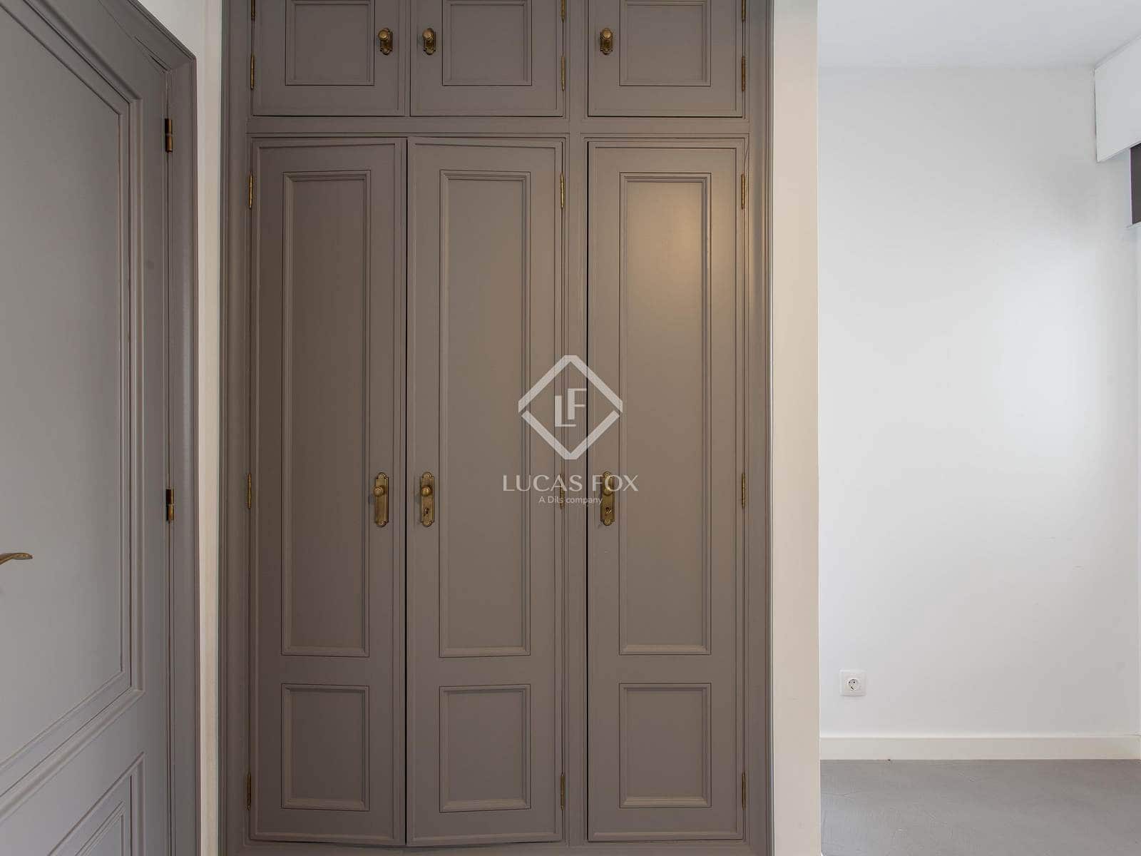 2 bedroom Penthouse for rent in Valencia city with garage - € 2,300 (Ref: 4671282)