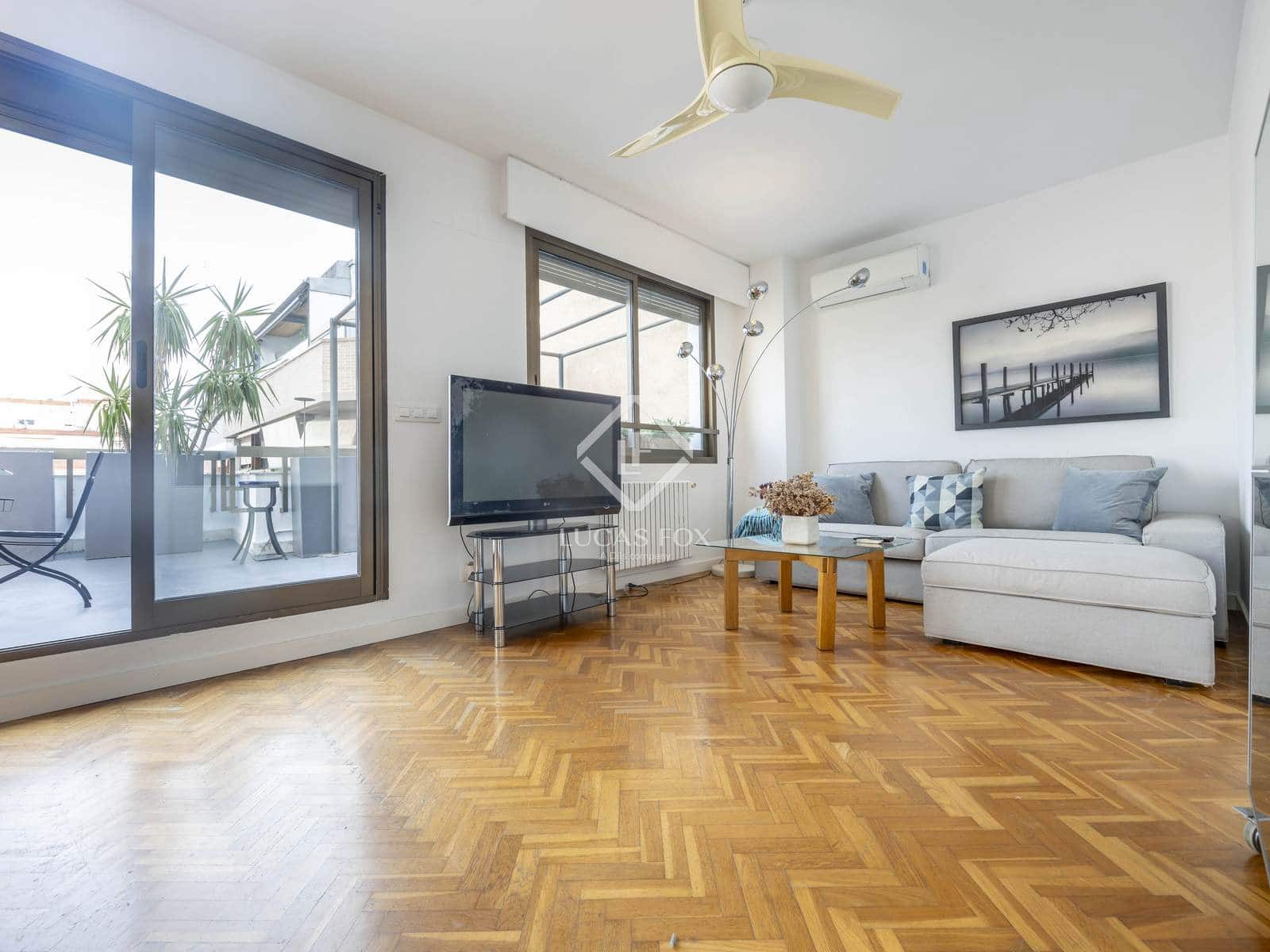 2 bedroom Penthouse for rent in Valencia city with garage - € 2,300 (Ref: 4671282)