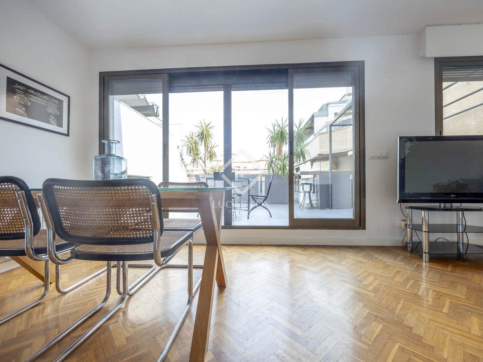2 bedroom Penthouse for rent in Valencia city with garage - € 2,300 (Ref: 4671282)