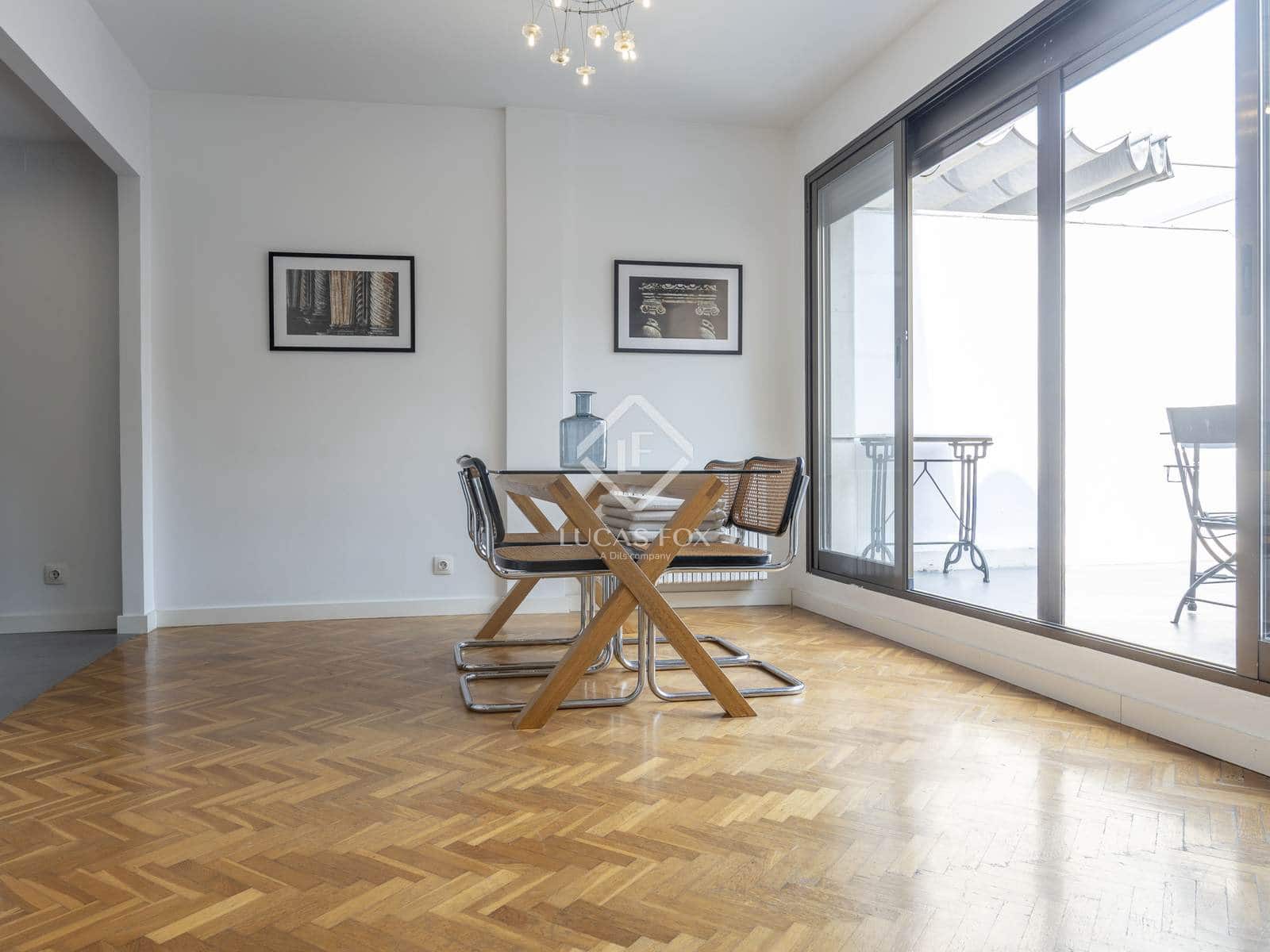 2 bedroom Penthouse for rent in Valencia city with garage - € 2,300 (Ref: 4671282)