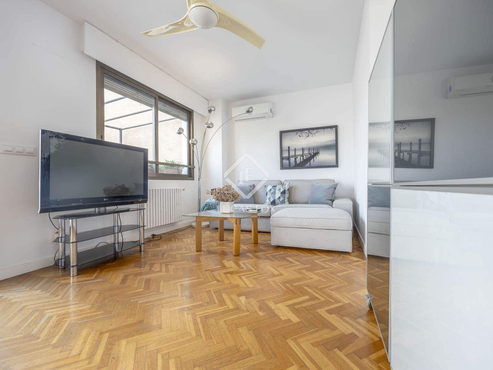2 bedroom Penthouse for rent in Valencia city with garage - € 2,300 (Ref: 4671282)