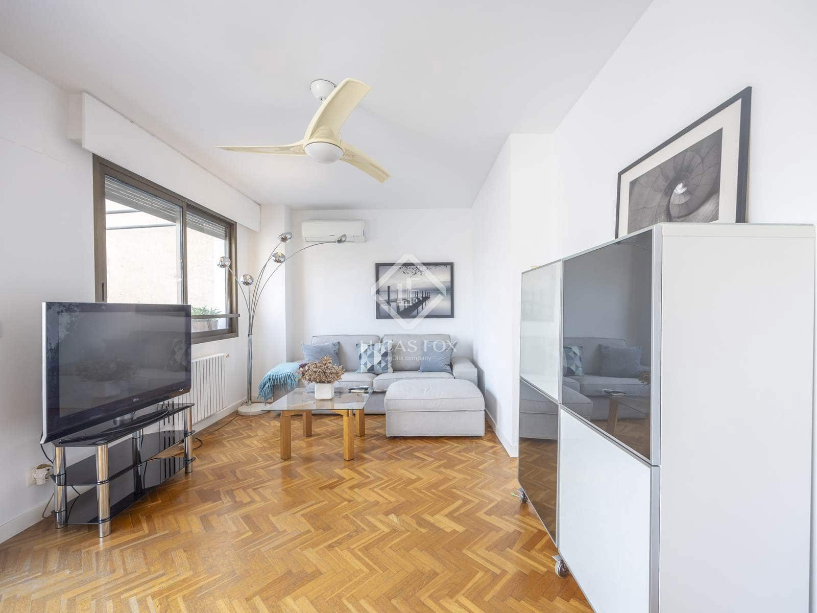 2 bedroom Penthouse for rent in Valencia city with garage - € 2,300 (Ref: 4671282)