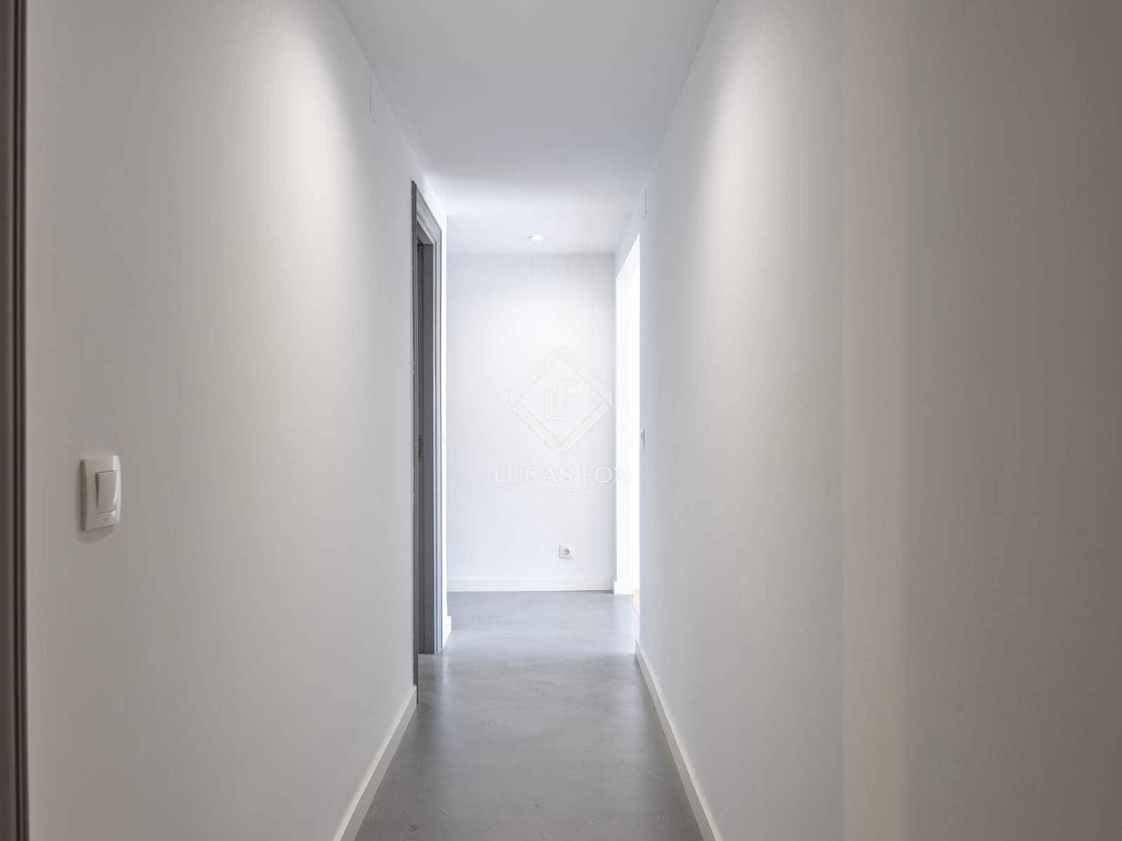 2 bedroom Penthouse for rent in Valencia city with garage - € 2,300 (Ref: 4671282)
