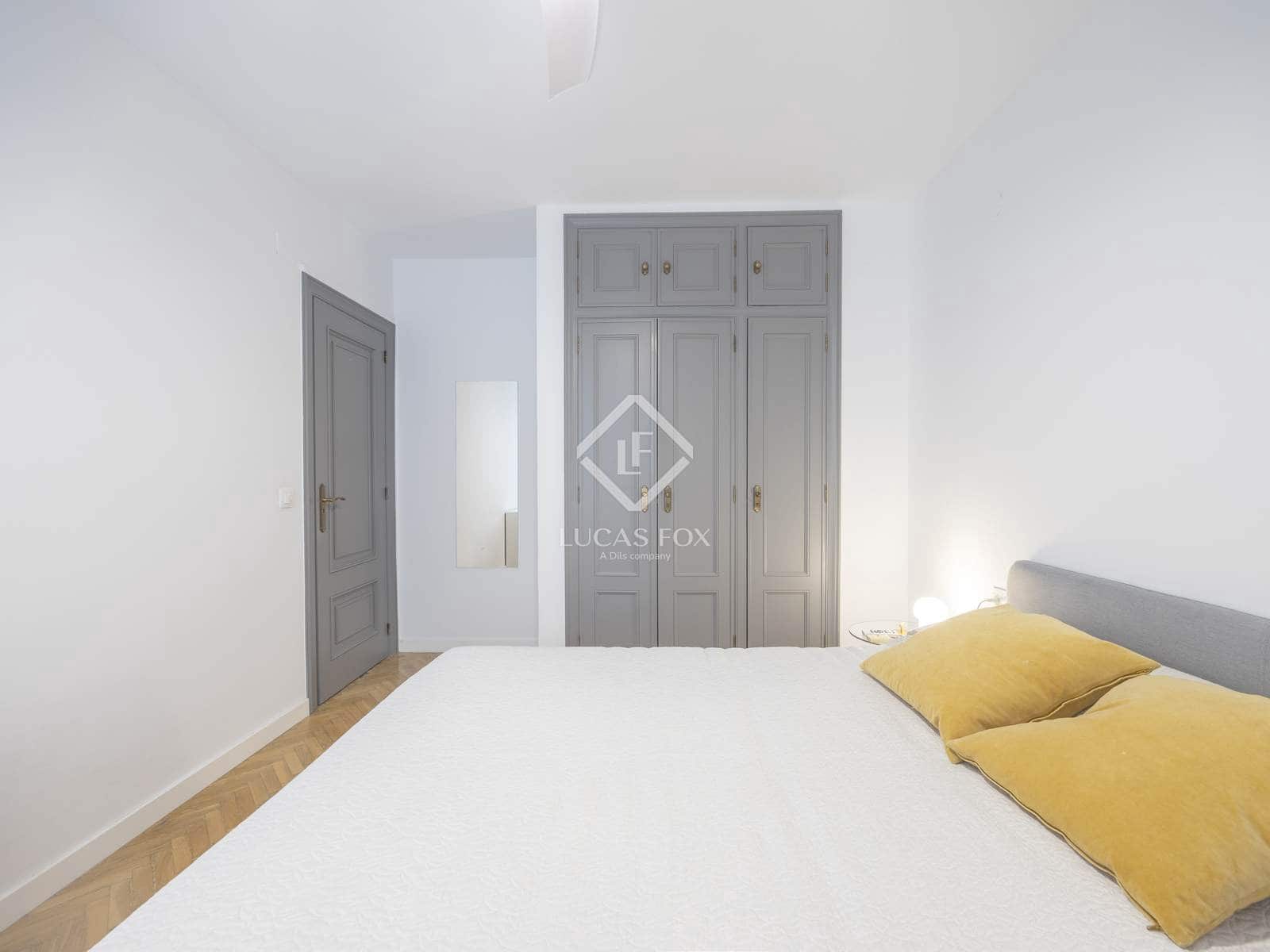 2 bedroom Penthouse for rent in Valencia city with garage - € 2,300 (Ref: 4671282)