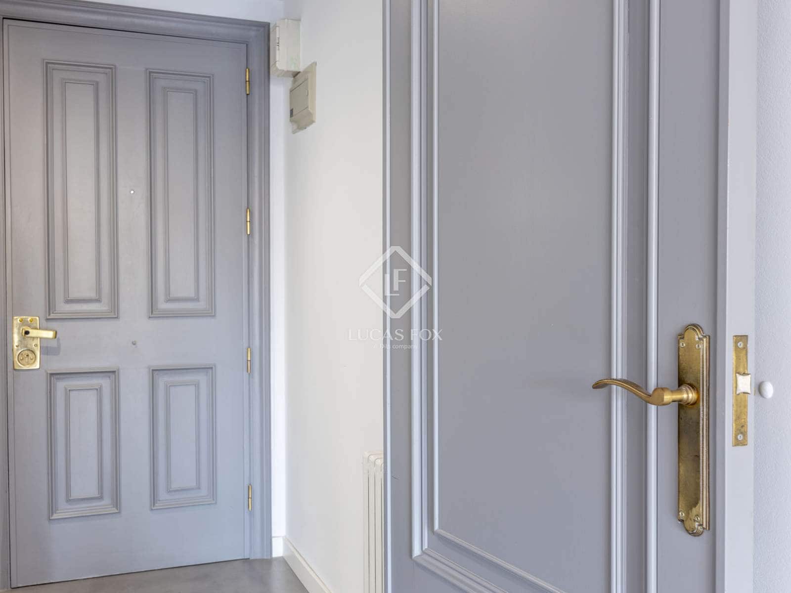 2 bedroom Penthouse for rent in Valencia city with garage - € 2,300 (Ref: 4671282)