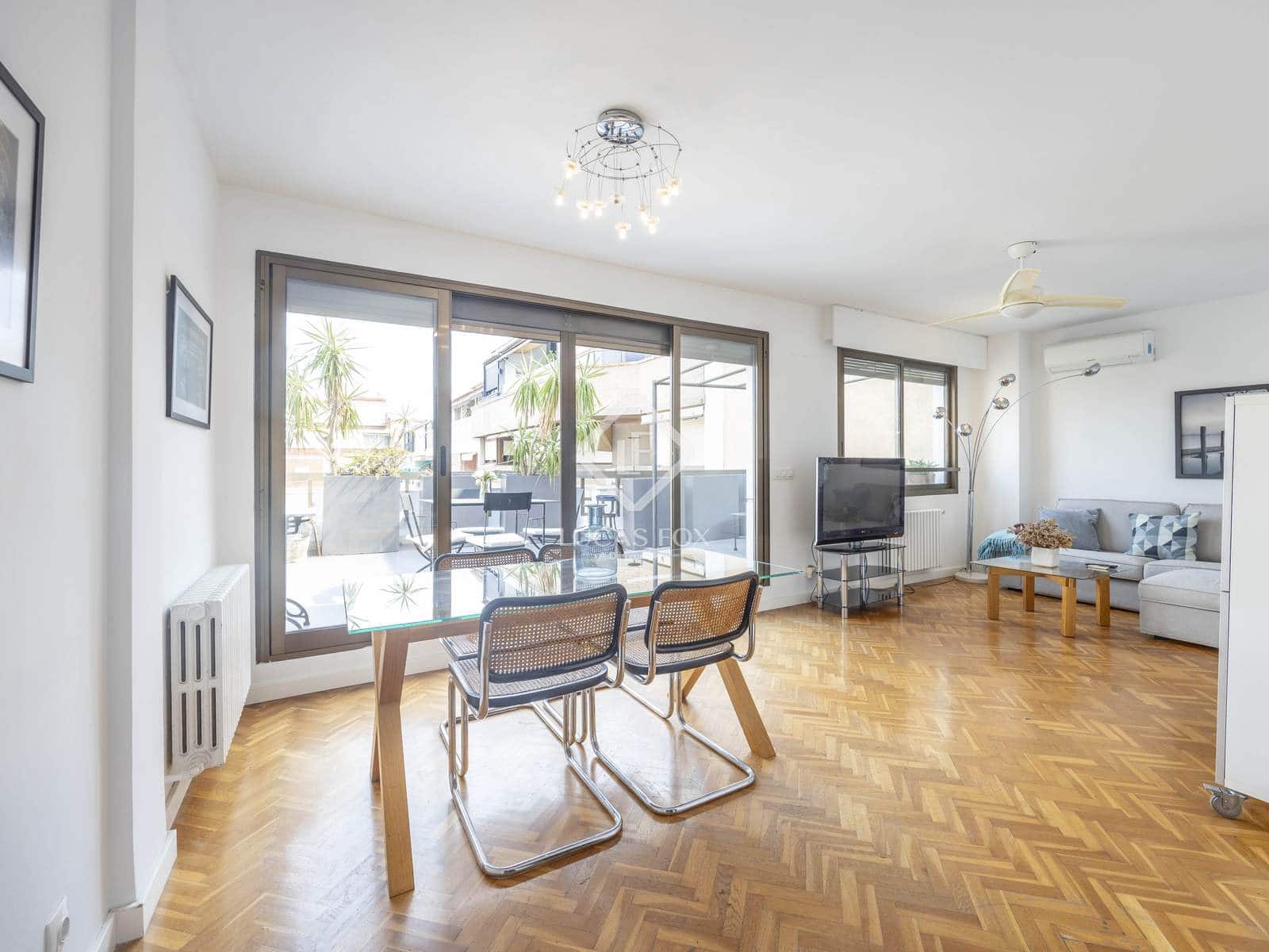 2 bedroom Penthouse for rent in Valencia city with garage - € 2,300 (Ref: 4671282)