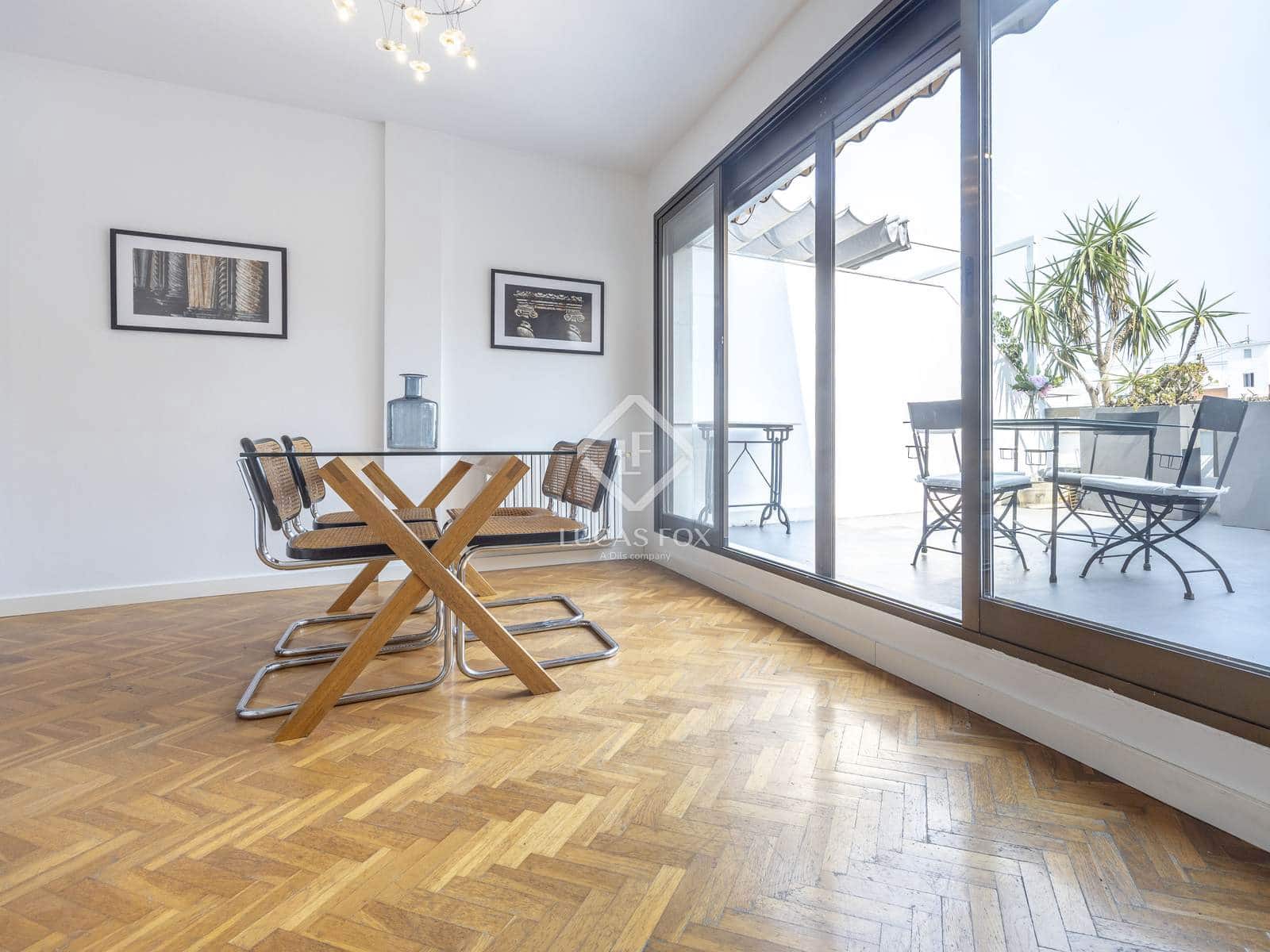2 bedroom Penthouse for rent in Valencia city with garage - € 2,300 (Ref: 4671282)