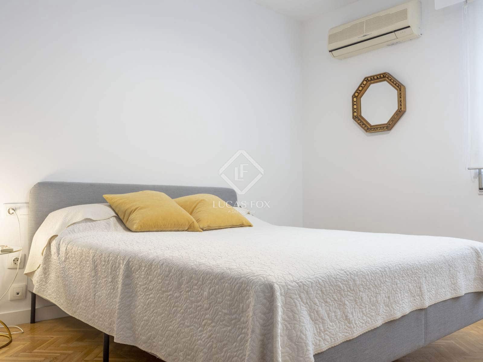2 bedroom Penthouse for rent in Valencia city with garage - € 2,300 (Ref: 4671282)