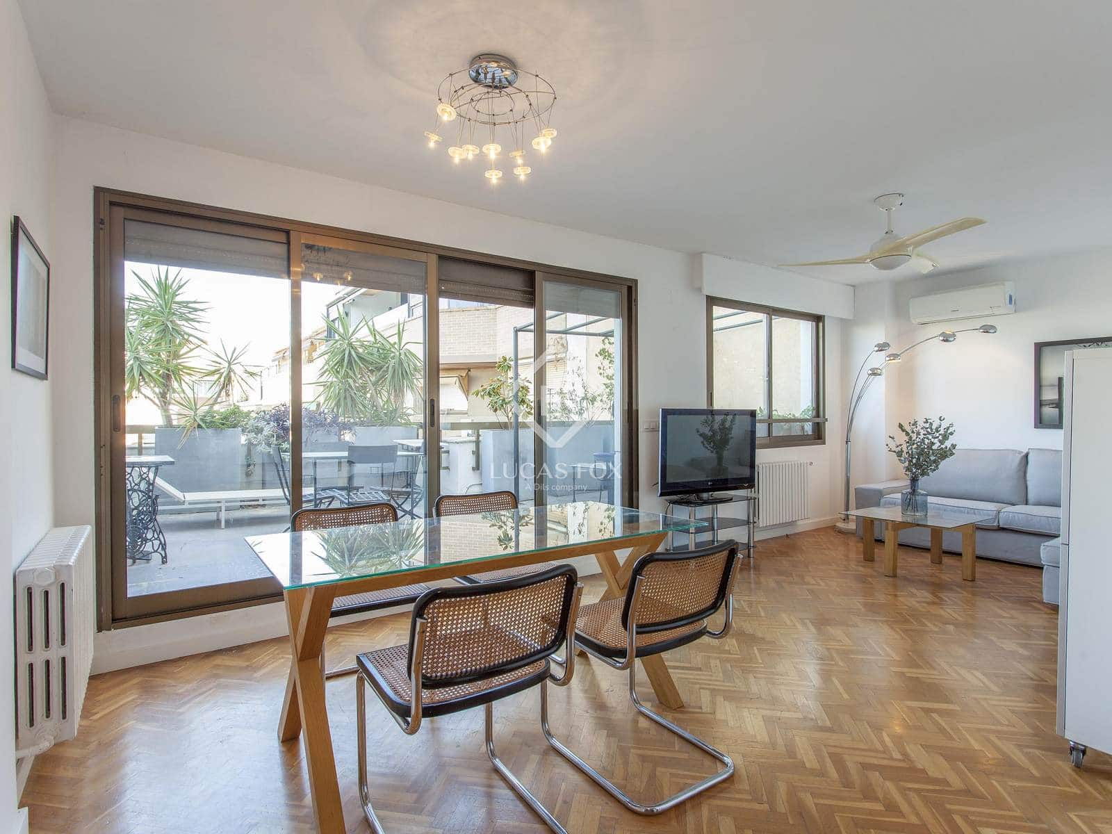 2 bedroom Penthouse for rent in Valencia city with garage - € 2,300 (Ref: 4671282)