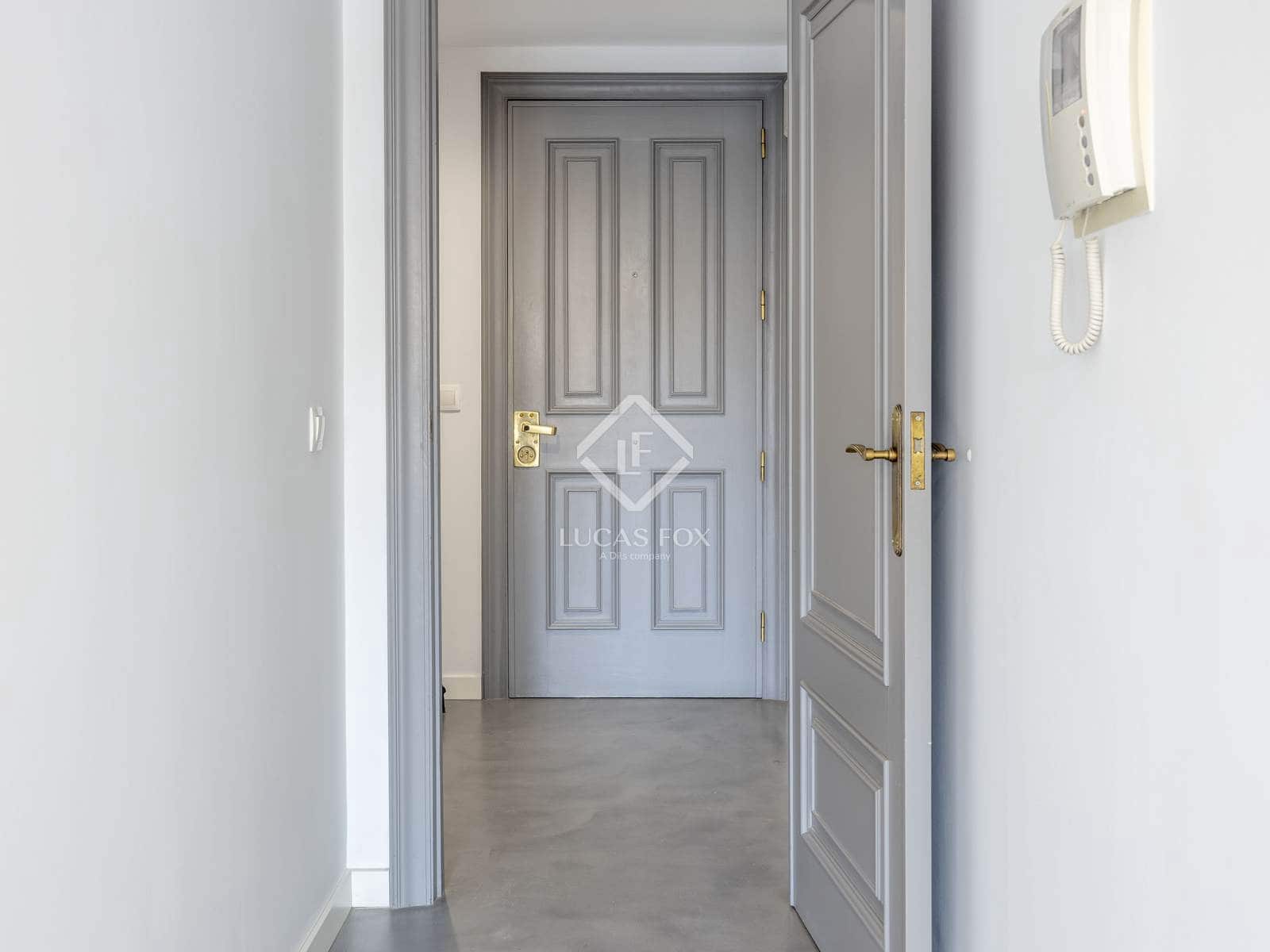 2 bedroom Penthouse for rent in Valencia city with garage - € 2,300 (Ref: 4671282)
