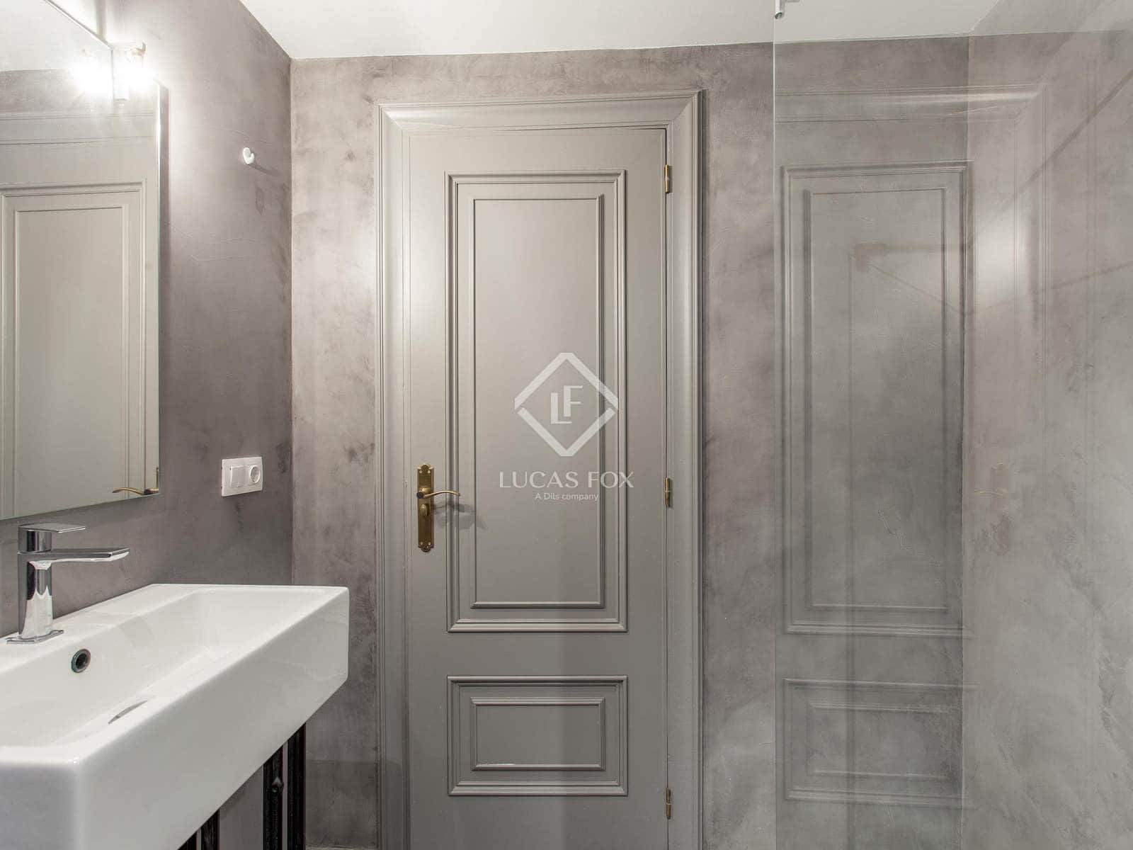 2 bedroom Penthouse for rent in Valencia city with garage - € 2,300 (Ref: 4671282)