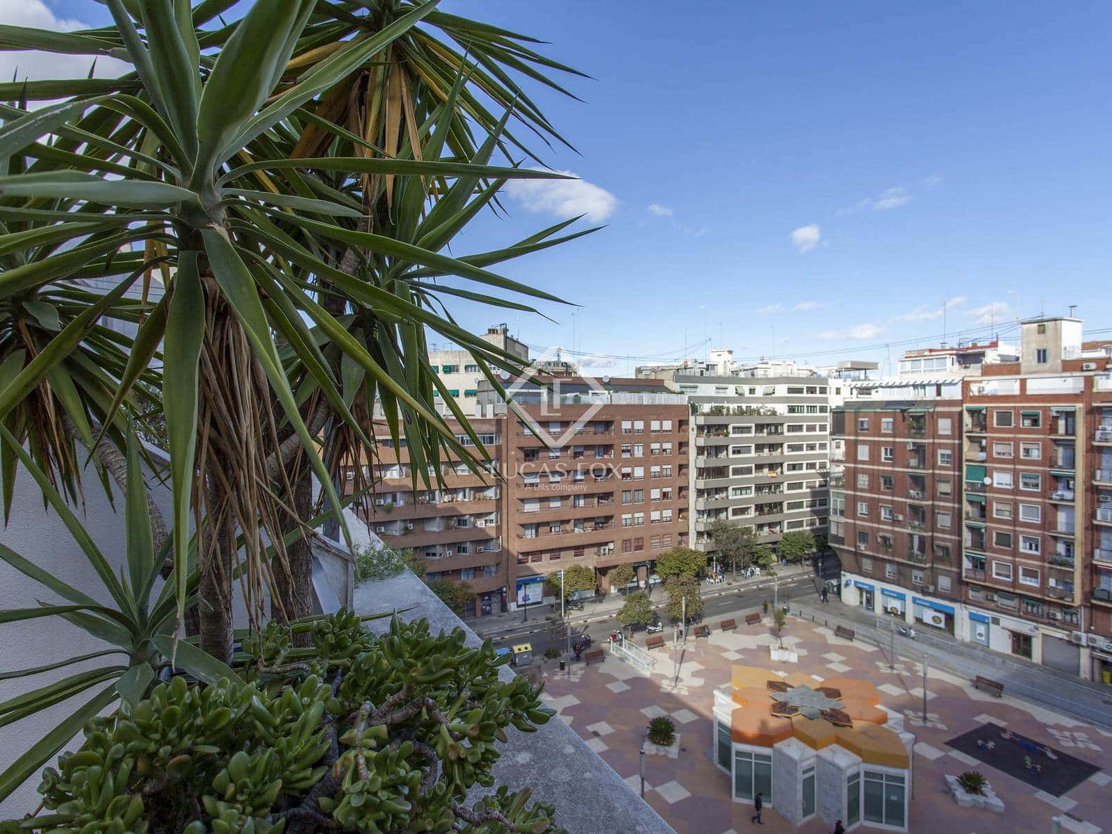 2 bedroom Penthouse for rent in Valencia city with garage - € 2,300 (Ref: 4671282)