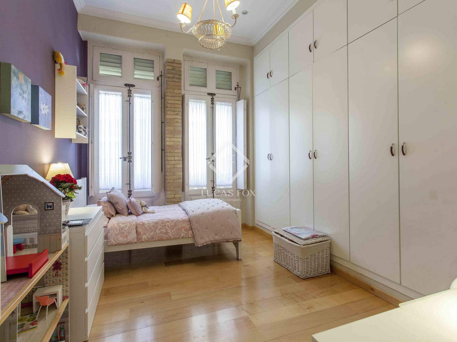 4 slaapkamer Appartement te huur in Valencia stad - € 3.600 (Ref: 4783427)