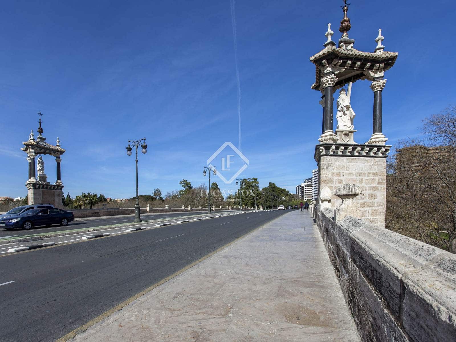 4 slaapkamer Appartement te huur in Valencia stad - € 3.600 (Ref: 4783427)