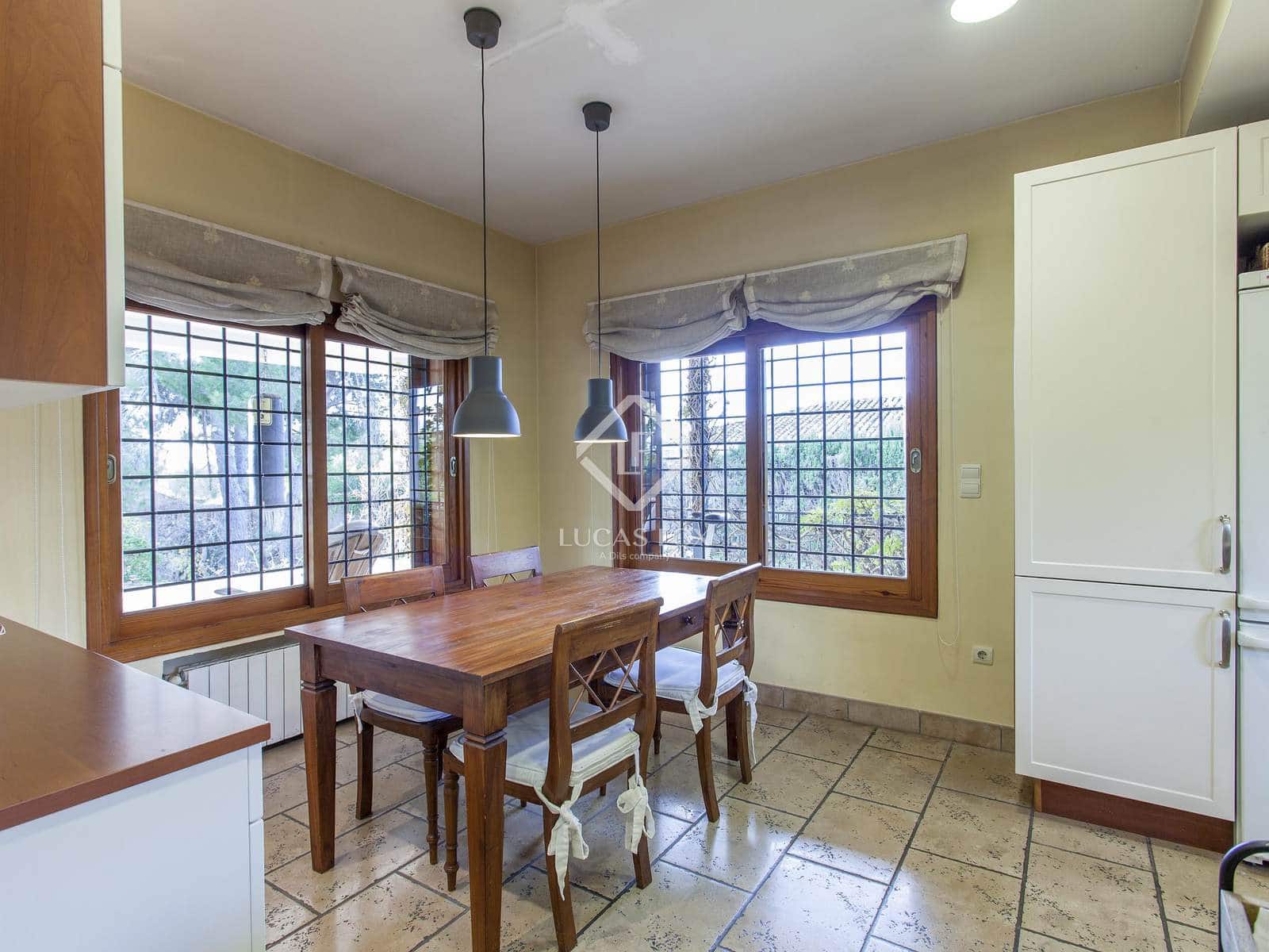 7 sovrum Villa till salu i La Canada med pool garage - 1 125 000 € (Ref: 4993981)