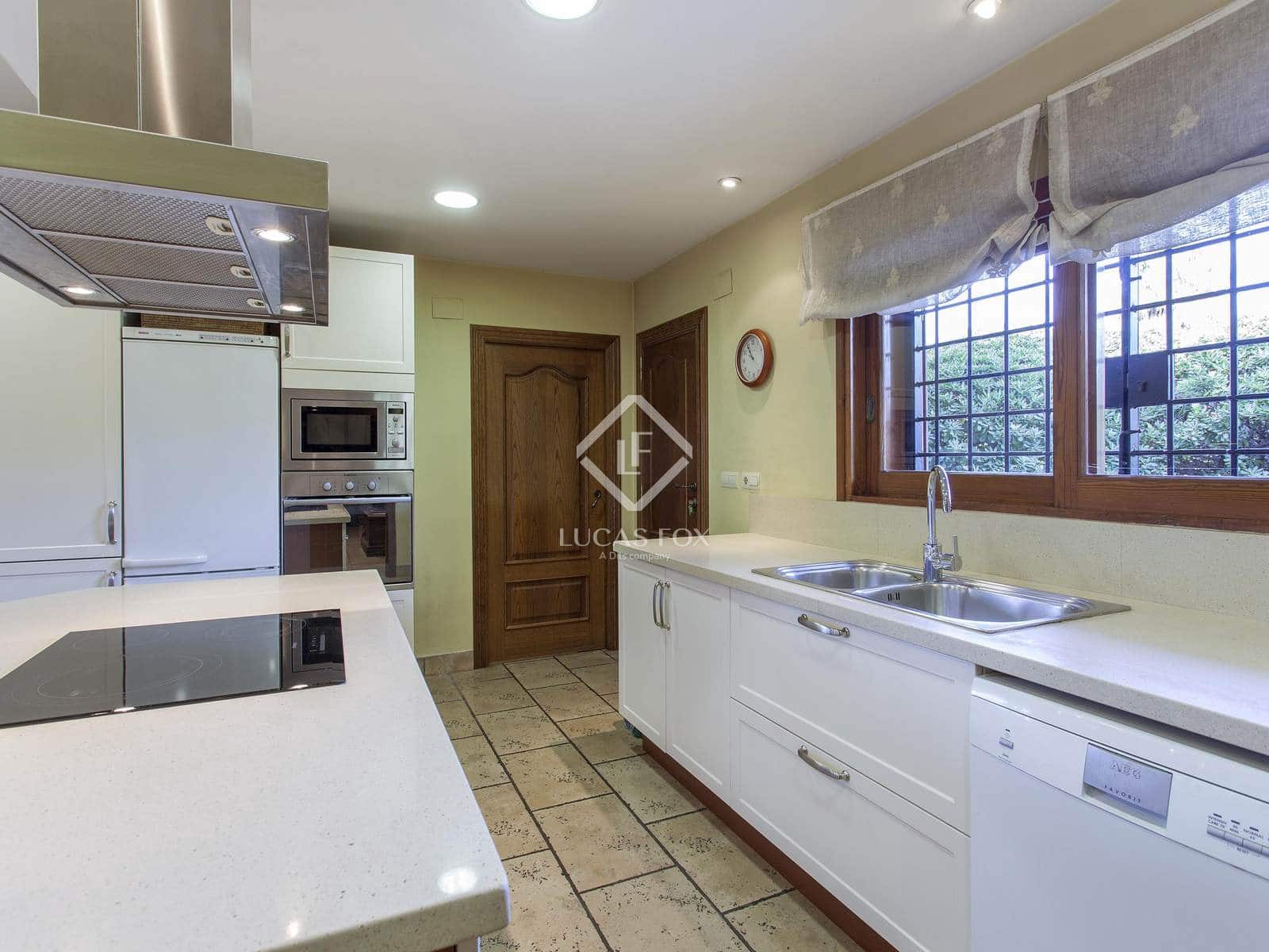 7 sovrum Villa till salu i La Canada med pool garage - 1 125 000 € (Ref: 4993981)