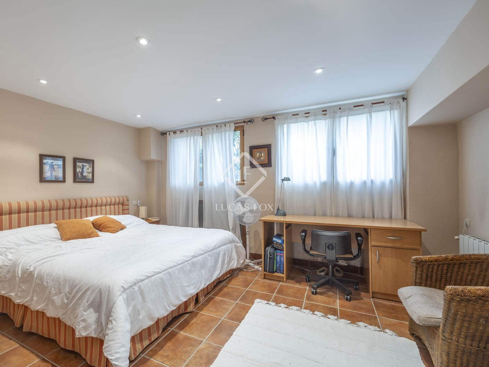 7 sovrum Villa till salu i La Canada med pool garage - 1 125 000 € (Ref: 4993981)