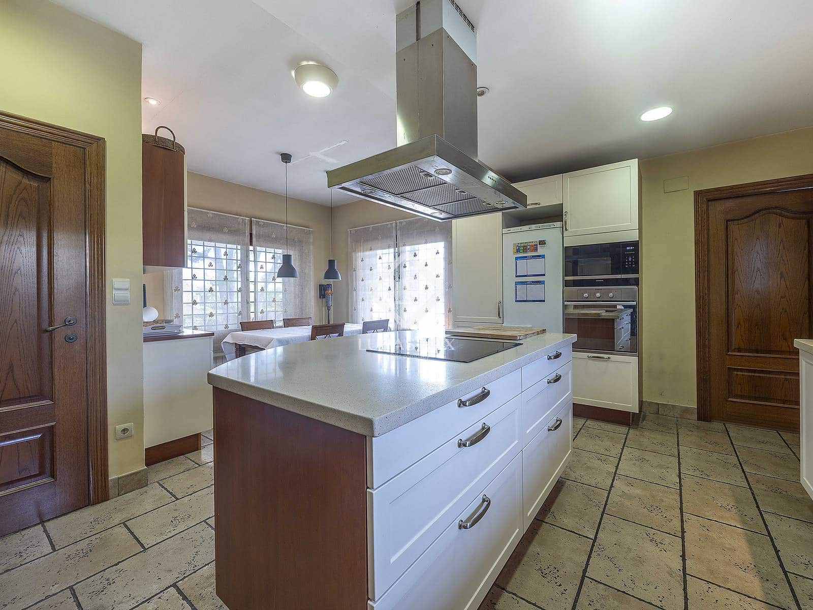 7 sovrum Villa till salu i La Canada med pool garage - 1 125 000 € (Ref: 4993981)