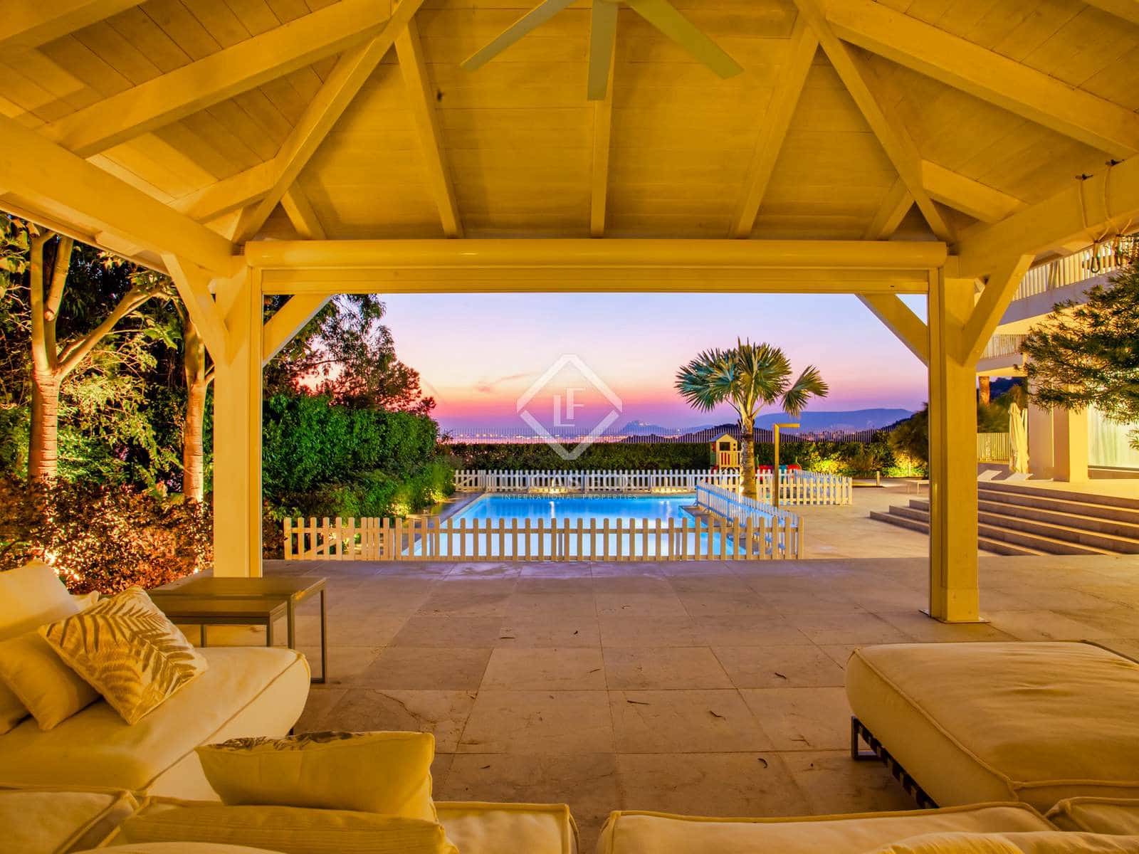 Chalet de 6 habitaciones en Alicante / Alacant ciudad en venta con piscina garaje - 6.500.000 € (Ref: 5041184)