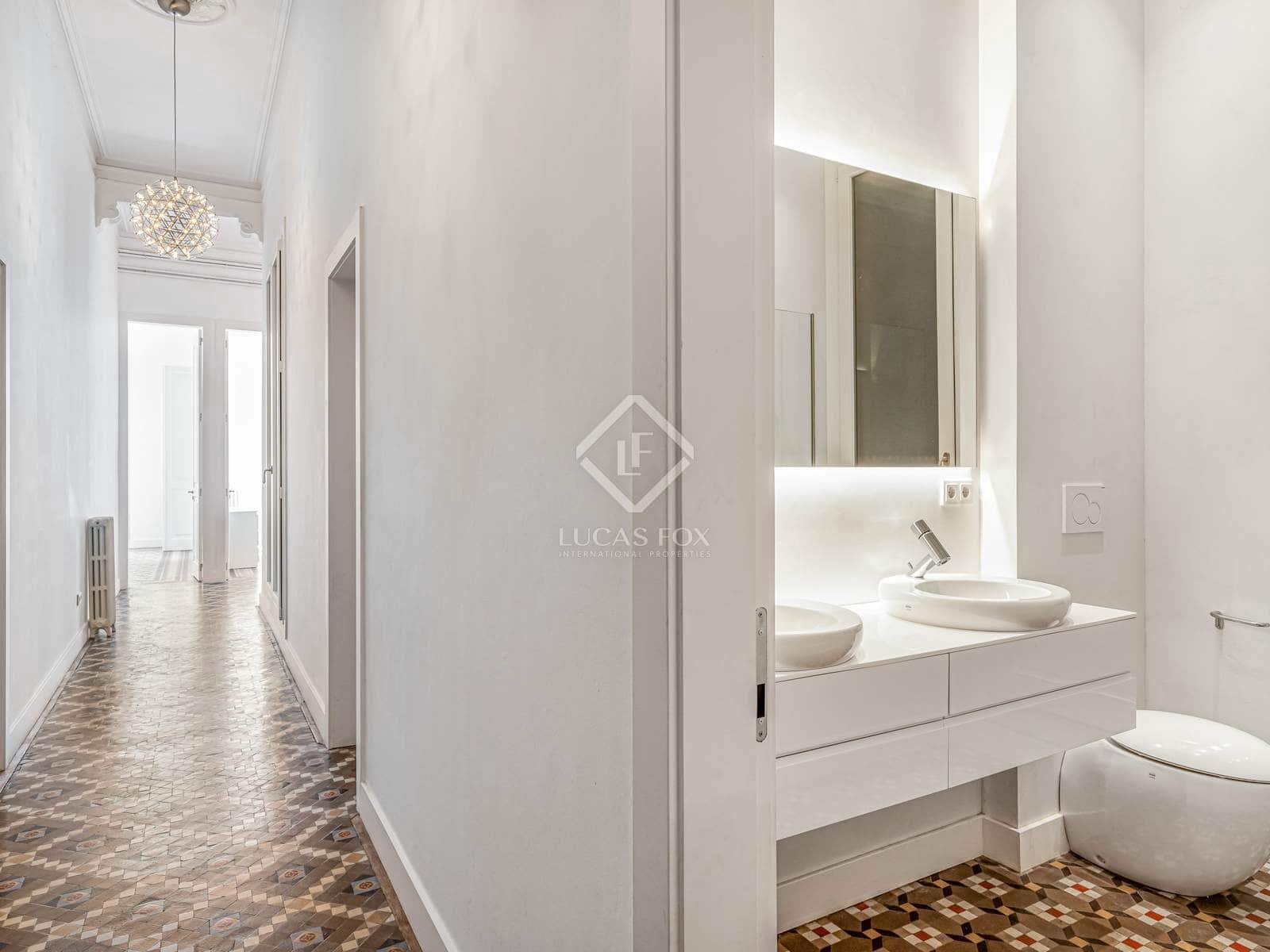 5 bedroom Apartment for sale in Barcelona city - € 1,895,000 (Ref: 5167362)
