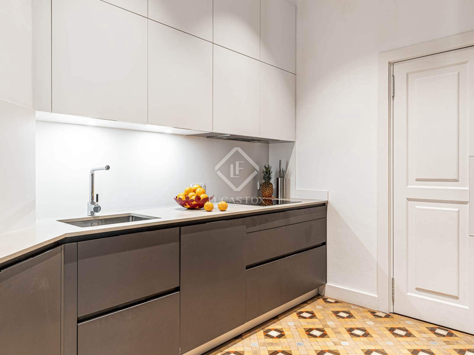 5 bedroom Apartment for sale in Barcelona city - € 1,895,000 (Ref: 5167362)