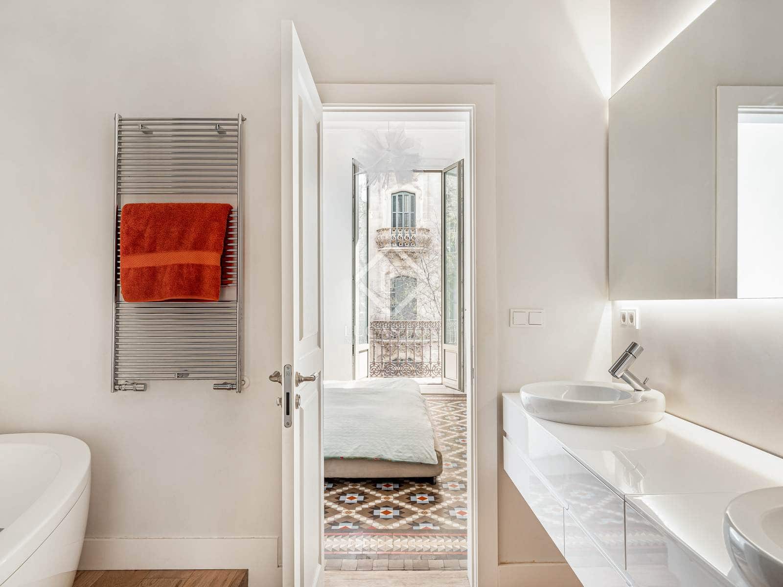 5 bedroom Apartment for sale in Barcelona city - € 1,895,000 (Ref: 5167362)