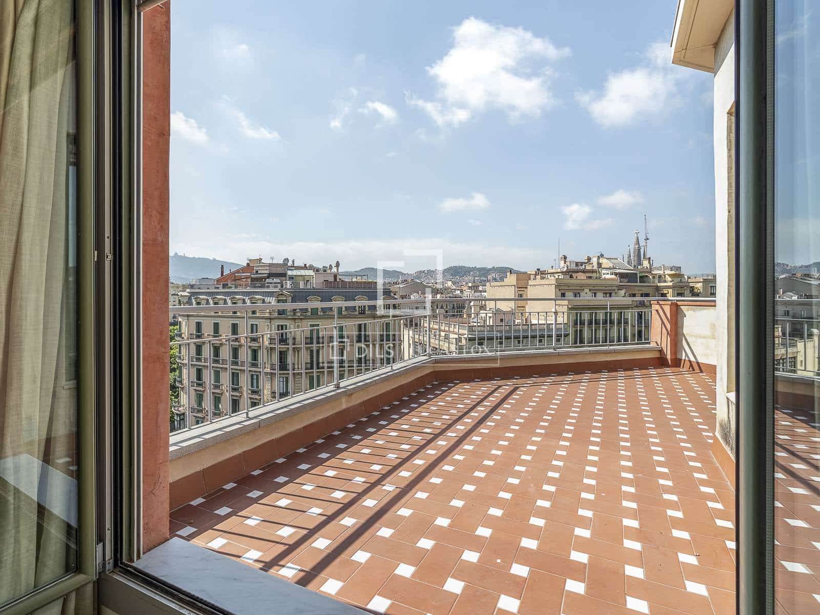 2 slaapkamer Penthouse te koop in Barcelona stad - € 899.000 (Ref: 5375547)
