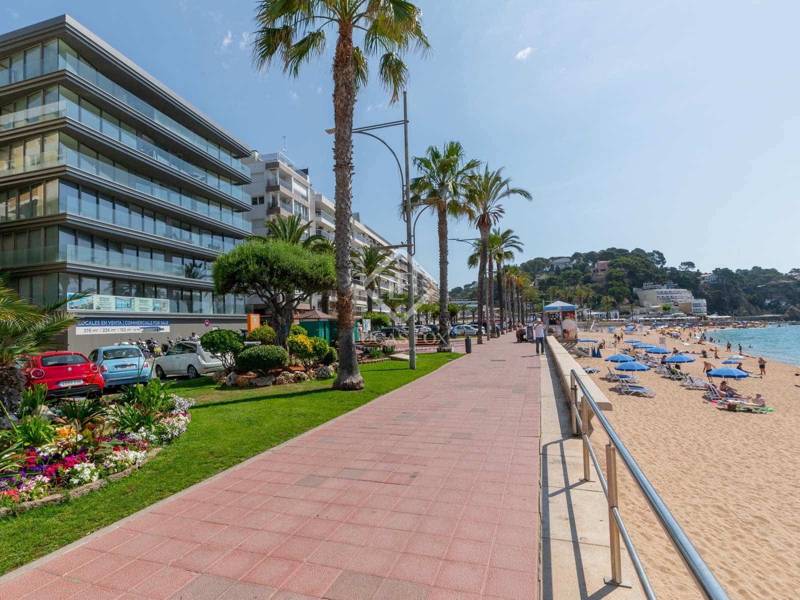 3 bedroom Apartment for sale in Lloret de Mar with pool garage - € 850,000 (Ref: 5382597)