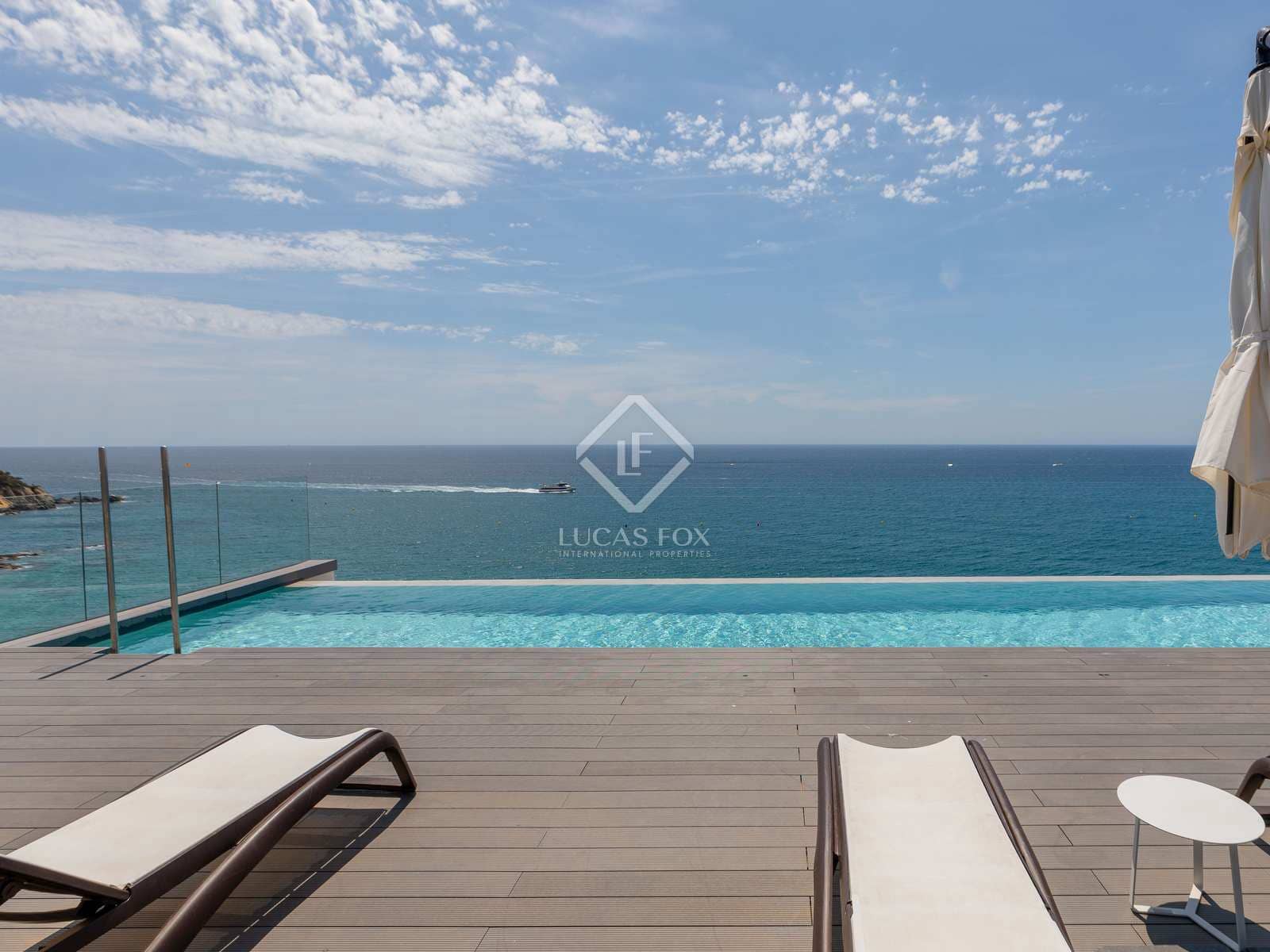 3 bedroom Apartment for sale in Lloret de Mar with pool garage - € 850,000 (Ref: 5382597)