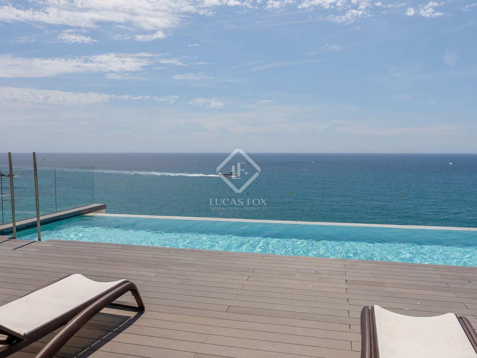 3 bedroom Apartment for sale in Lloret de Mar with pool garage - € 850,000 (Ref: 5382597)