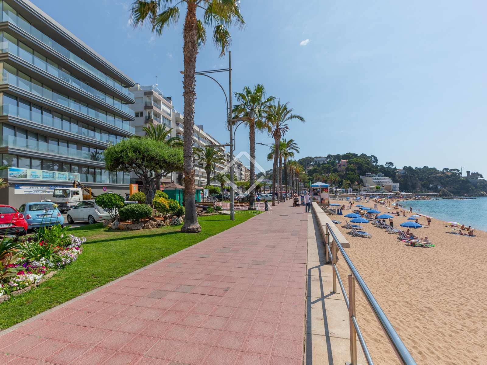3 bedroom Apartment for sale in Lloret de Mar with pool garage - € 850,000 (Ref: 5382597)