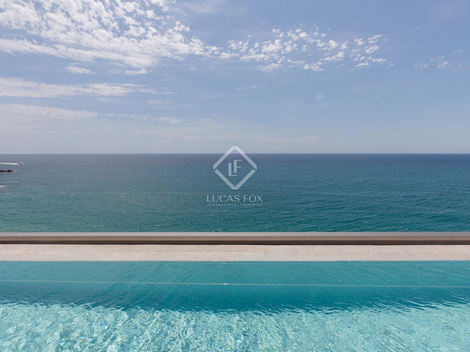 3 bedroom Apartment for sale in Lloret de Mar with pool garage - € 850,000 (Ref: 5382597)