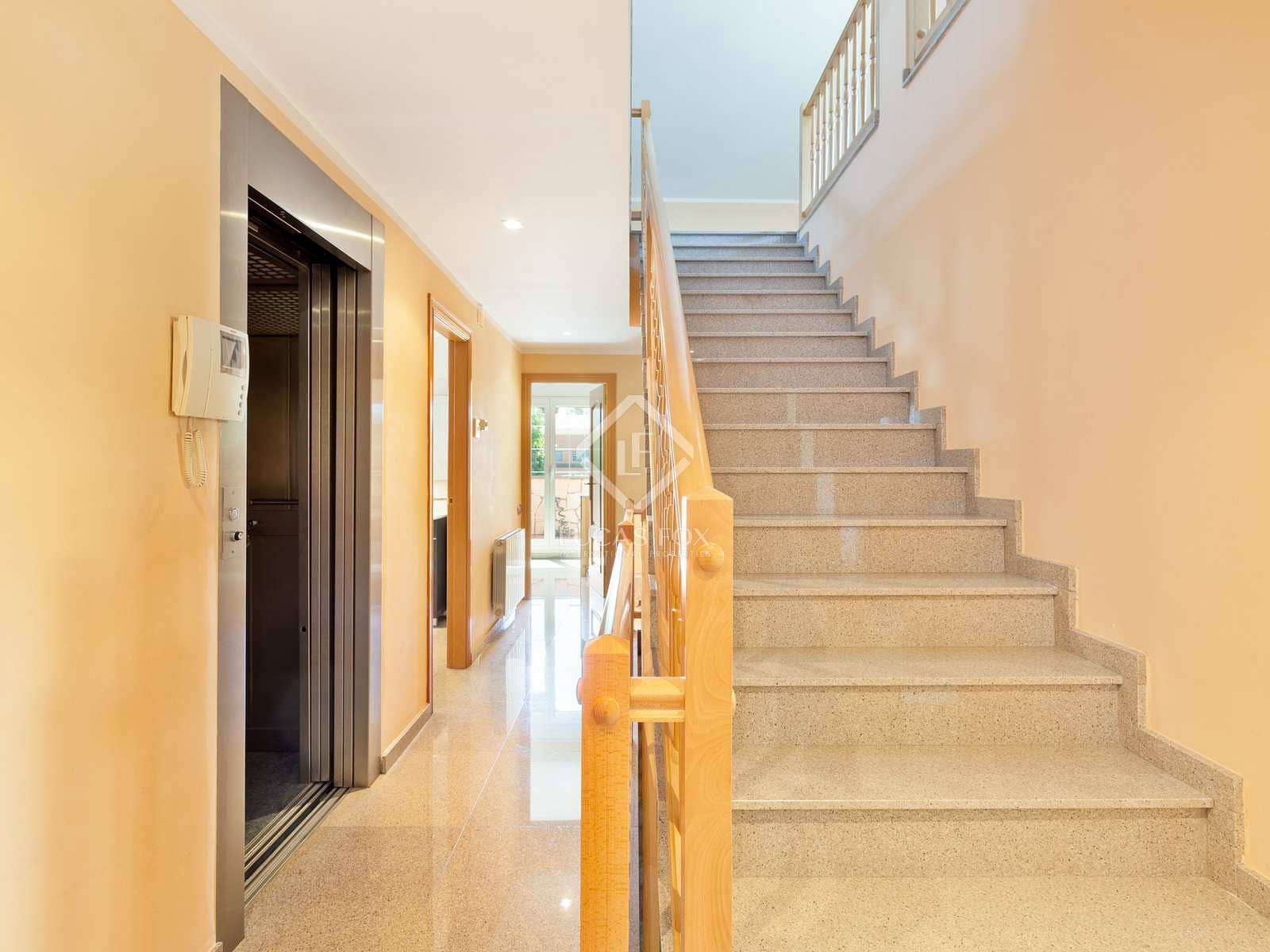 8 slaapkamer Villa te koop in Castelldefels met zwembad garage - € 1.900.000 (Ref: 5501379)