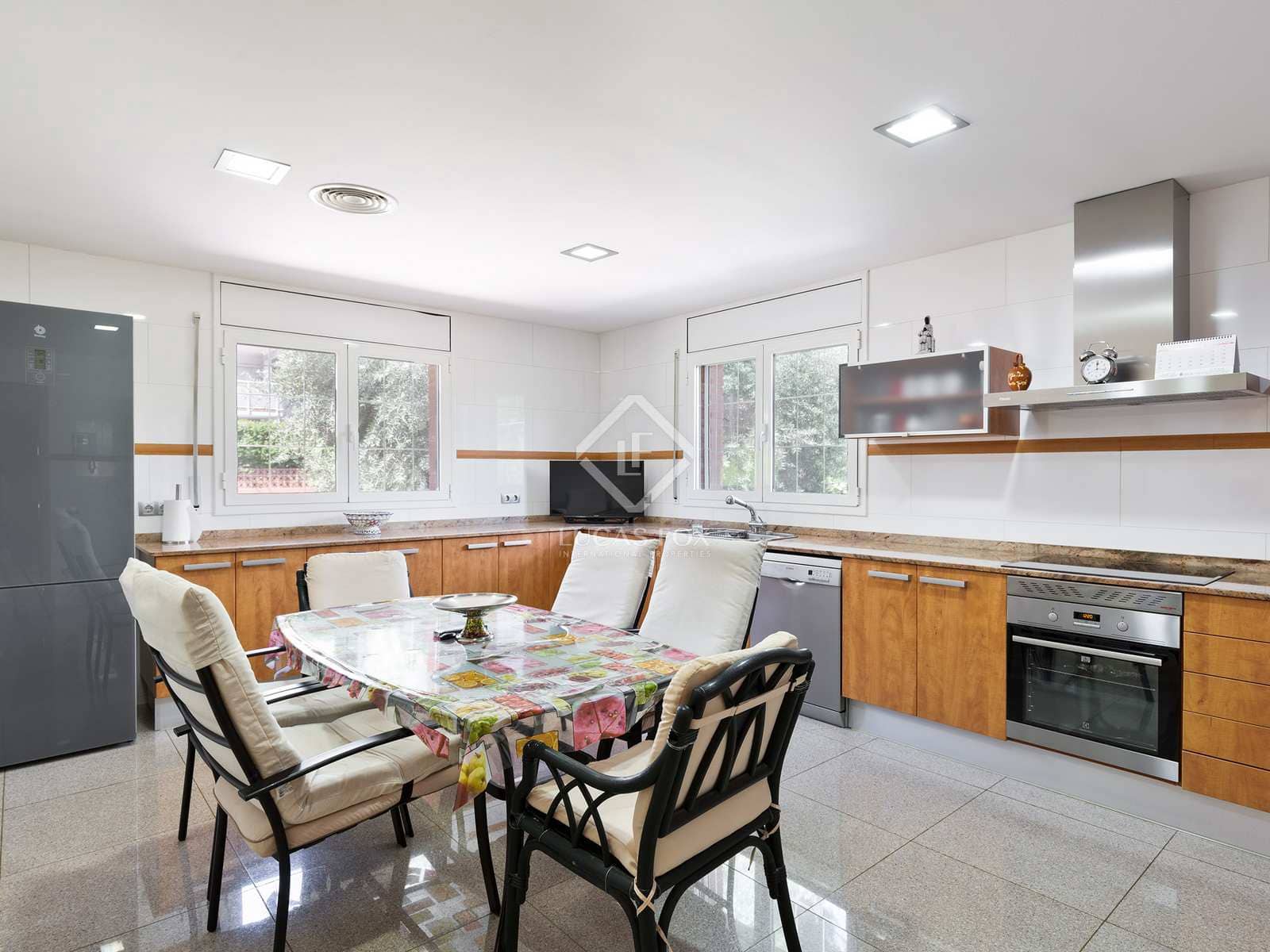 8 slaapkamer Villa te koop in Castelldefels met zwembad garage - € 1.900.000 (Ref: 5501379)