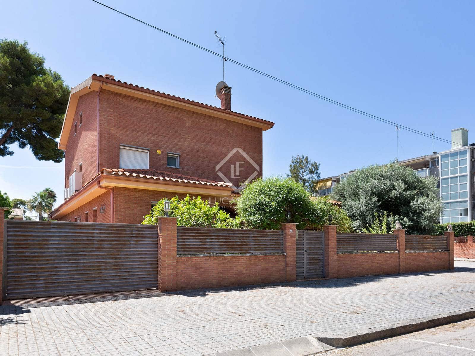 8 slaapkamer Villa te koop in Castelldefels met zwembad garage - € 1.900.000 (Ref: 5501379)
