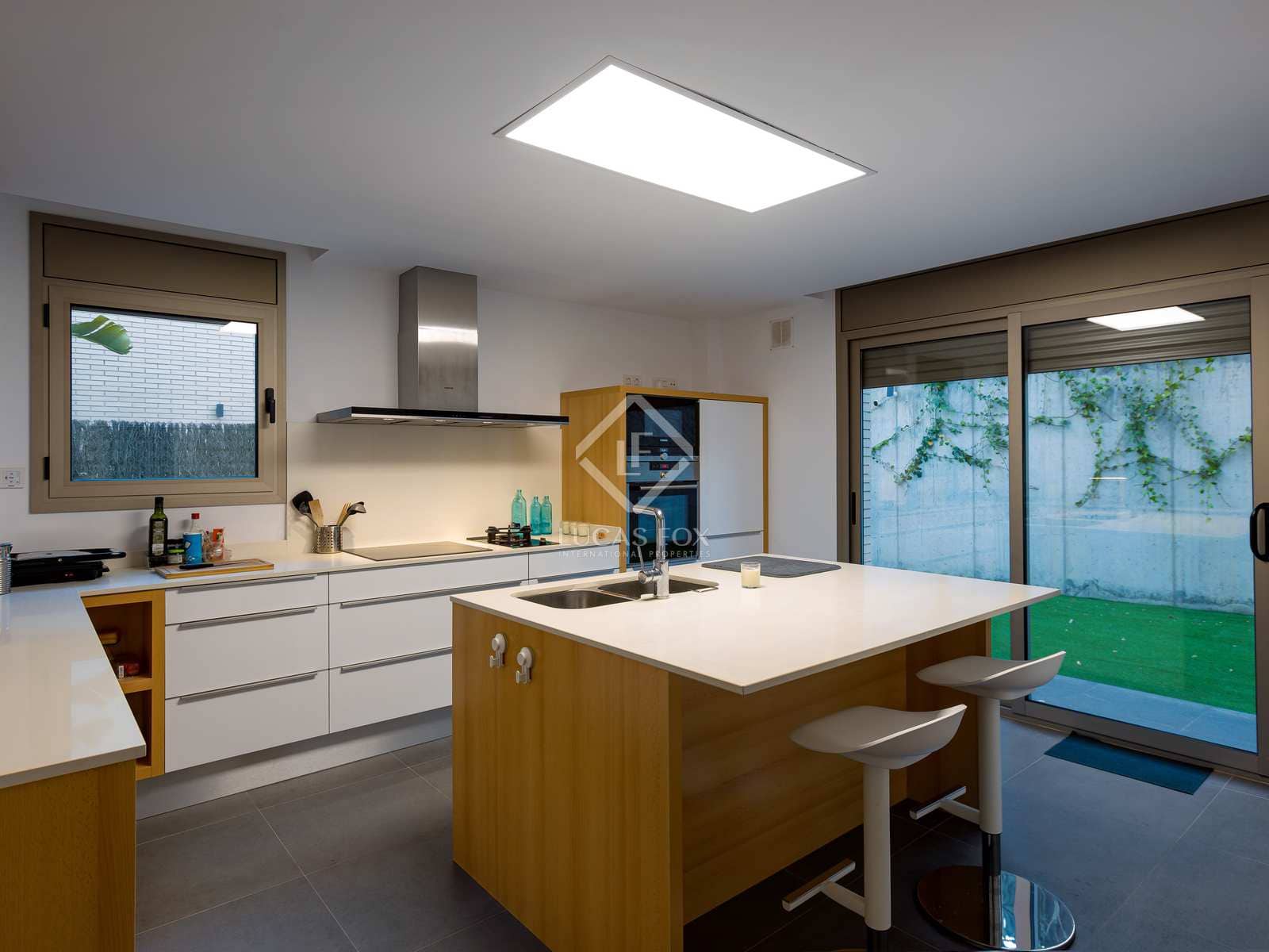 5 soveværelse Villa til salg i Vilassar de Dalt med swimmingpool garage - € 1.050.000 (Ref: 5606545)