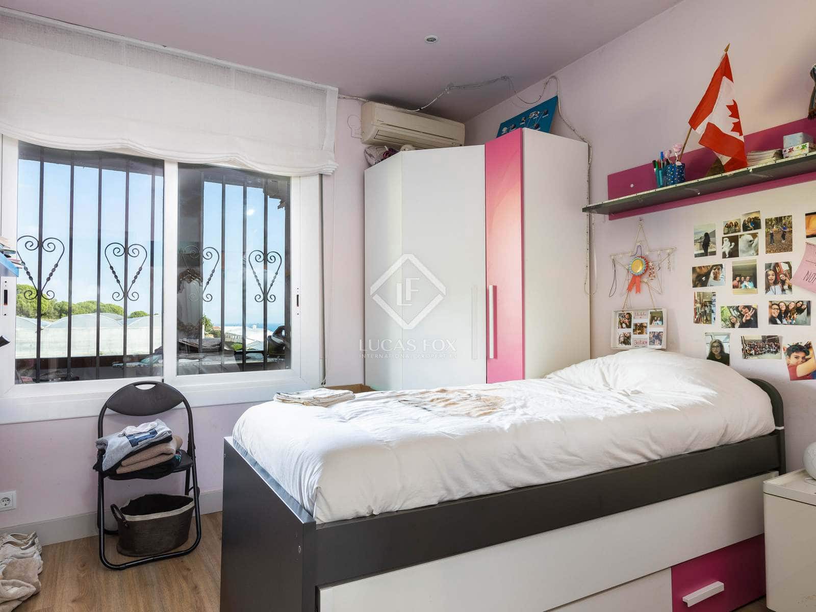 6 soverom Villa til salgs i Cabrils med garasje - € 890 000 (Ref: 5702607)