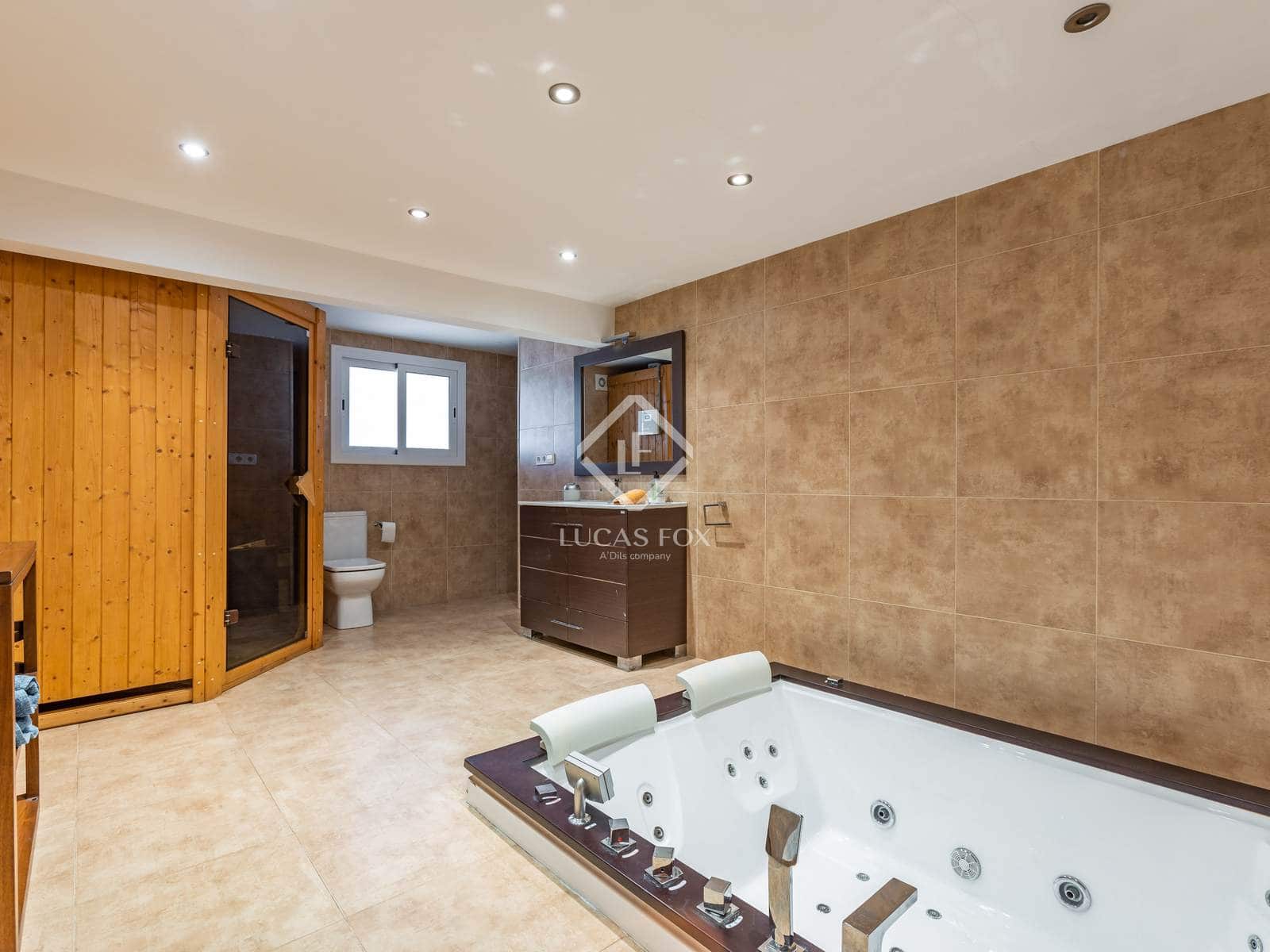 6 soverom Villa til salgs i Cabrils med garasje - € 890 000 (Ref: 5702607)