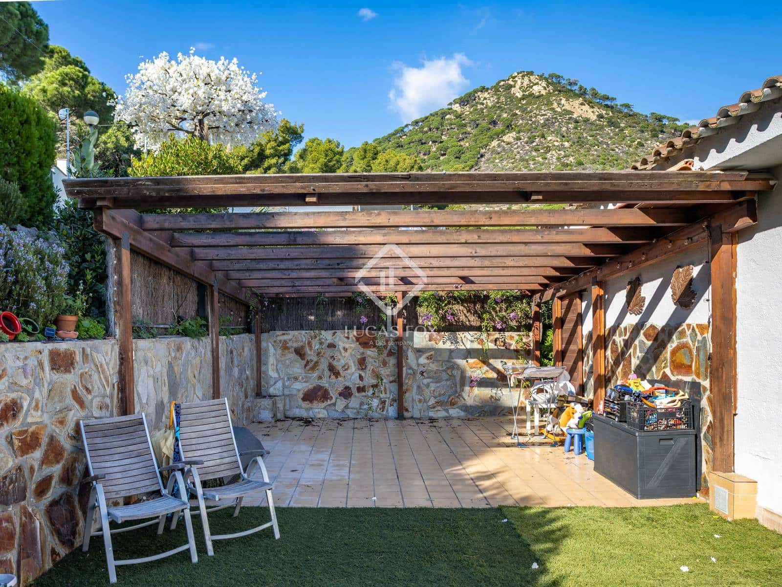 6 soverom Villa til salgs i Cabrils med garasje - € 890 000 (Ref: 5702607)