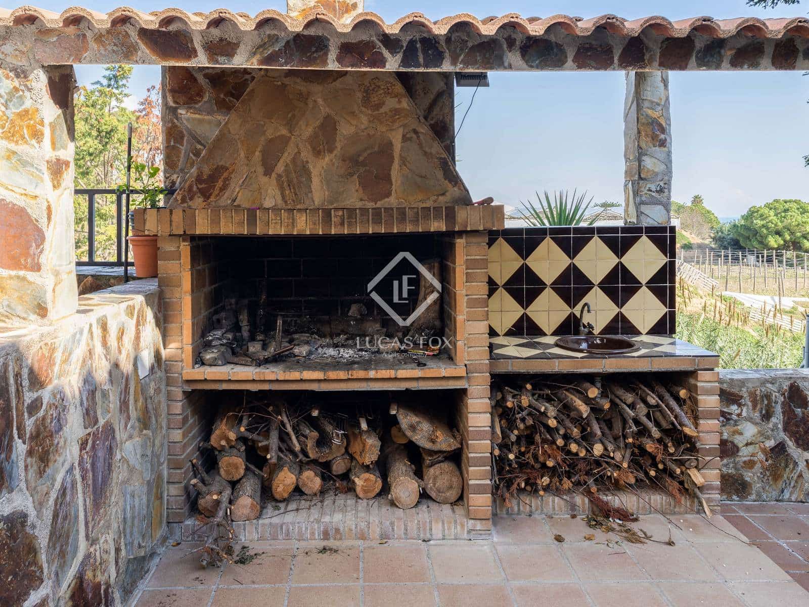 6 soverom Villa til salgs i Cabrils med garasje - € 890 000 (Ref: 5702607)