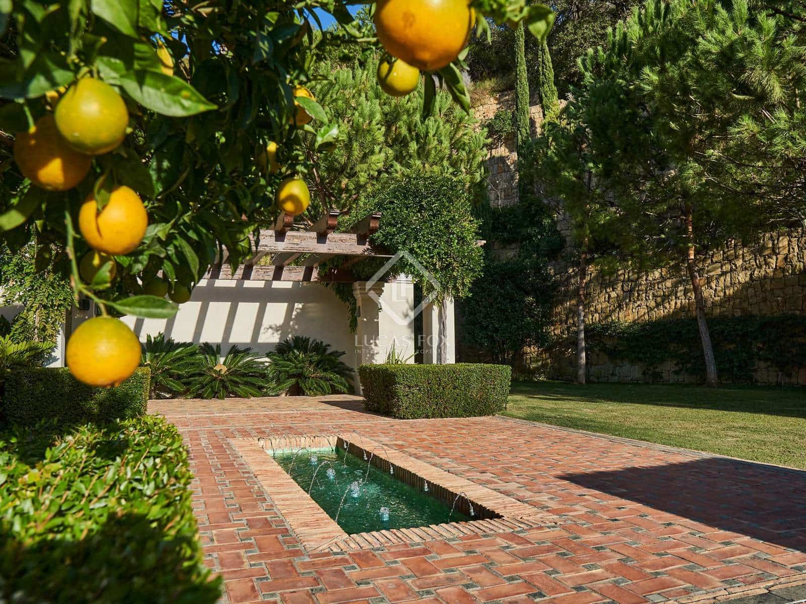 10 slaapkamer Villa te koop in Benahavis met zwembad garage - € 11.800.000 (Ref: 5988727)