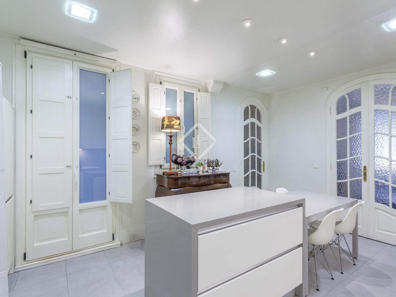 4 quarto Apartamento para venda em Valencia cidade com garagem - 1 650 000 € (Ref: 5990739)