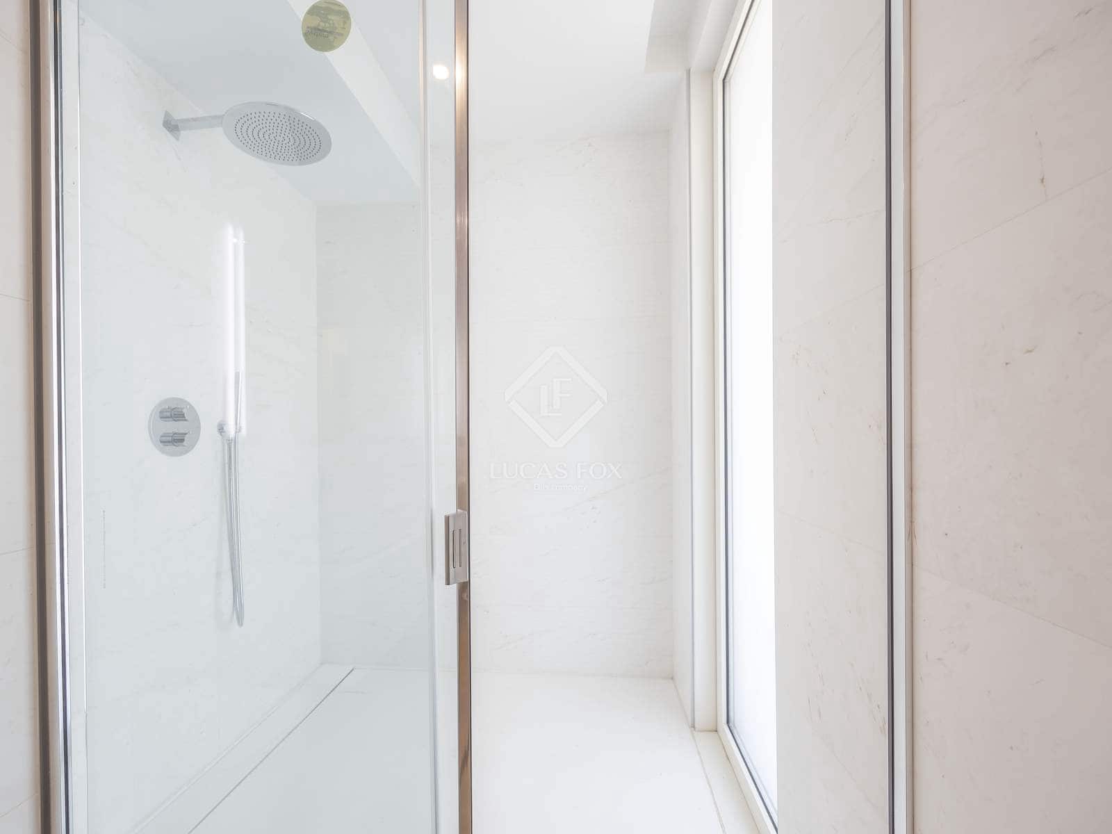 3 soverom Penthouse til salgs i Valencia by med svømmebasseng garasje - € 1 720 000 (Ref: 5995188)